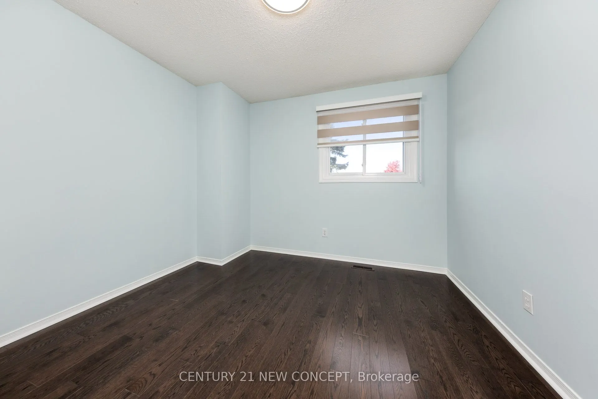 148 Edmund Seager Drive N