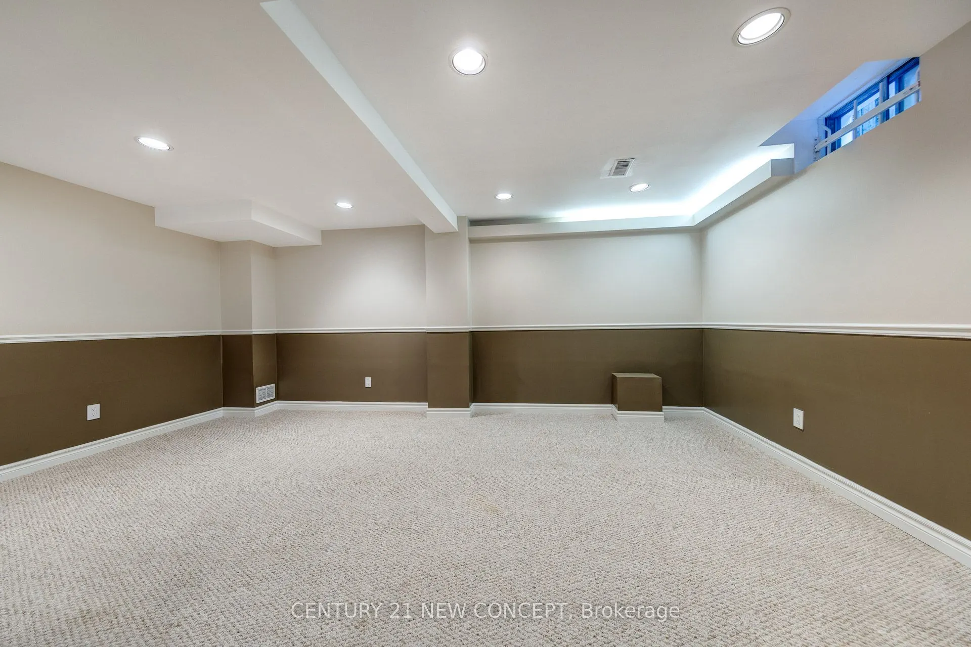 148 Edmund Seager Drive N