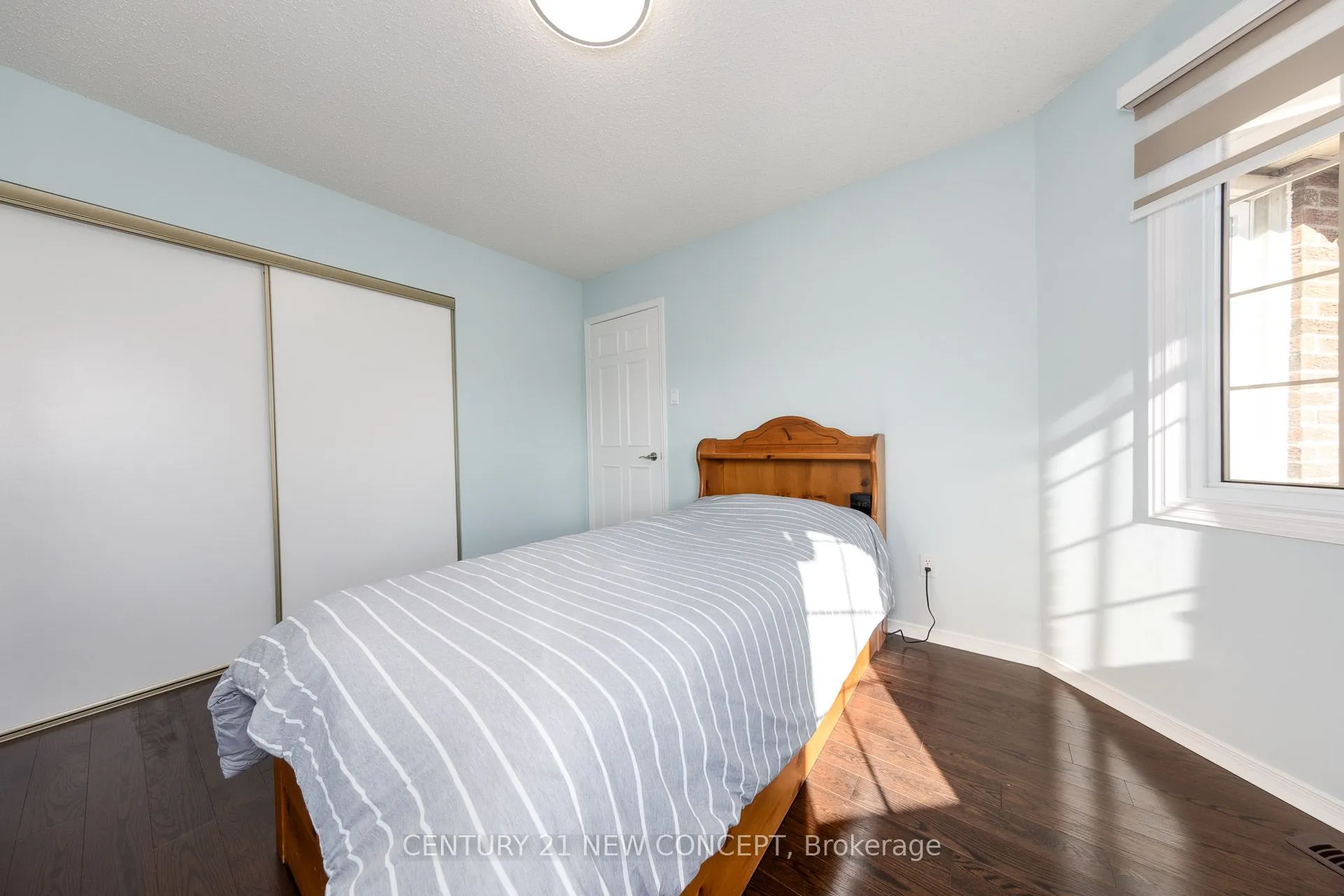 148 Edmund Seager Drive N