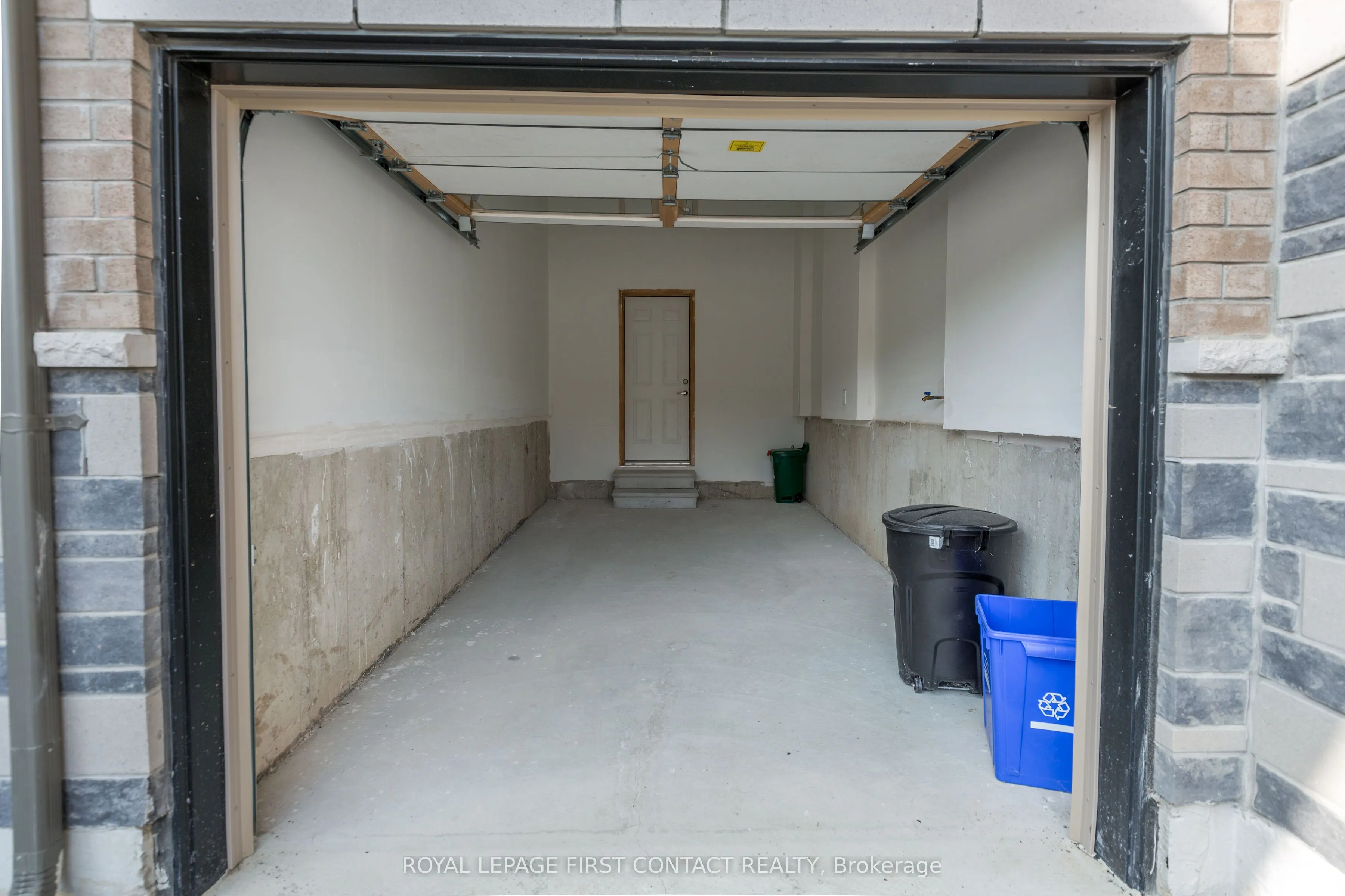 86 Kenneth Rogers Crescent