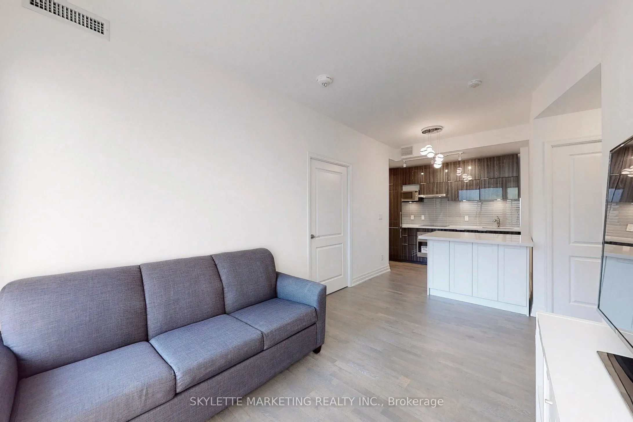 10 Rouge Valley Drive W, #529A