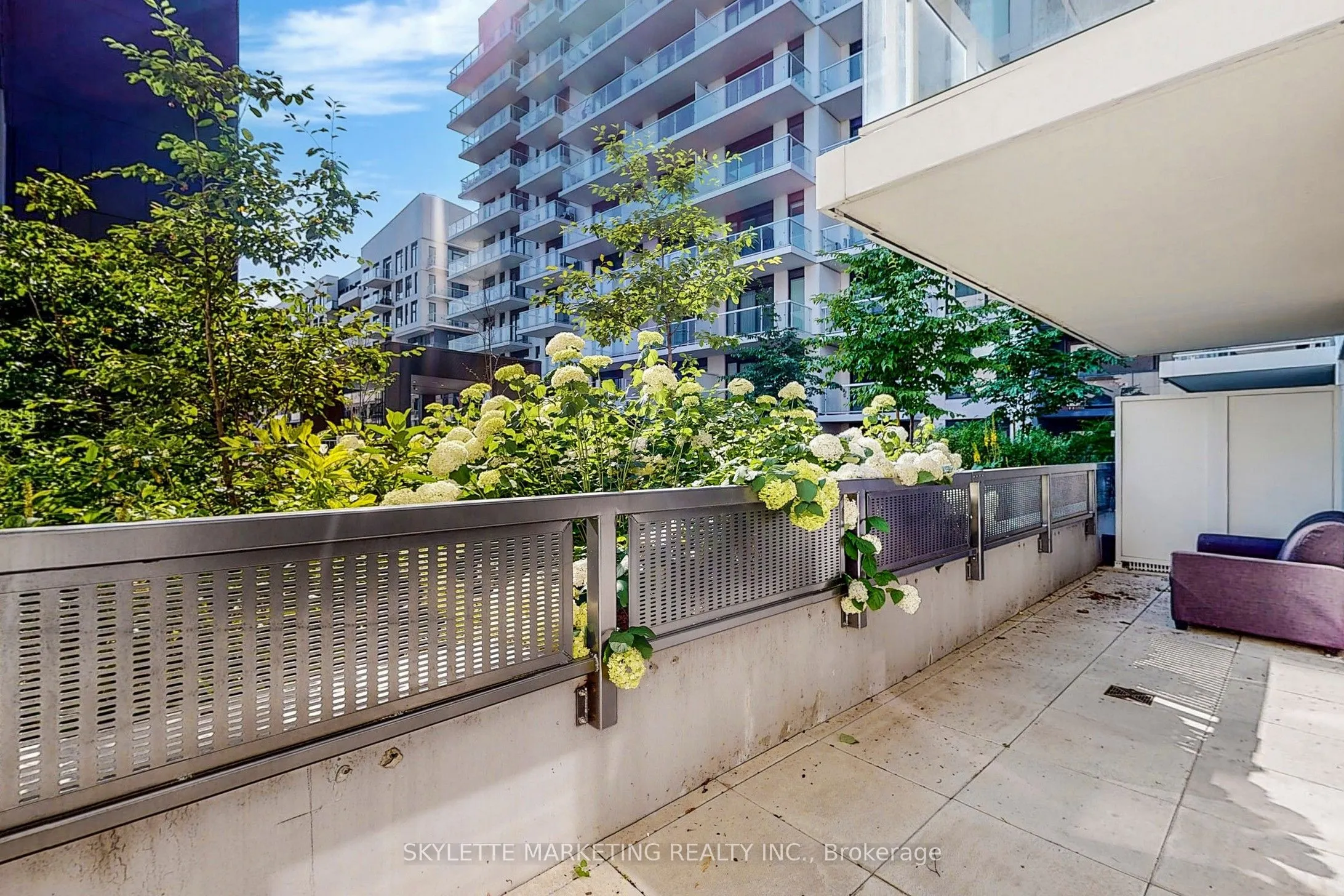 10 Rouge Valley Drive W, #529A