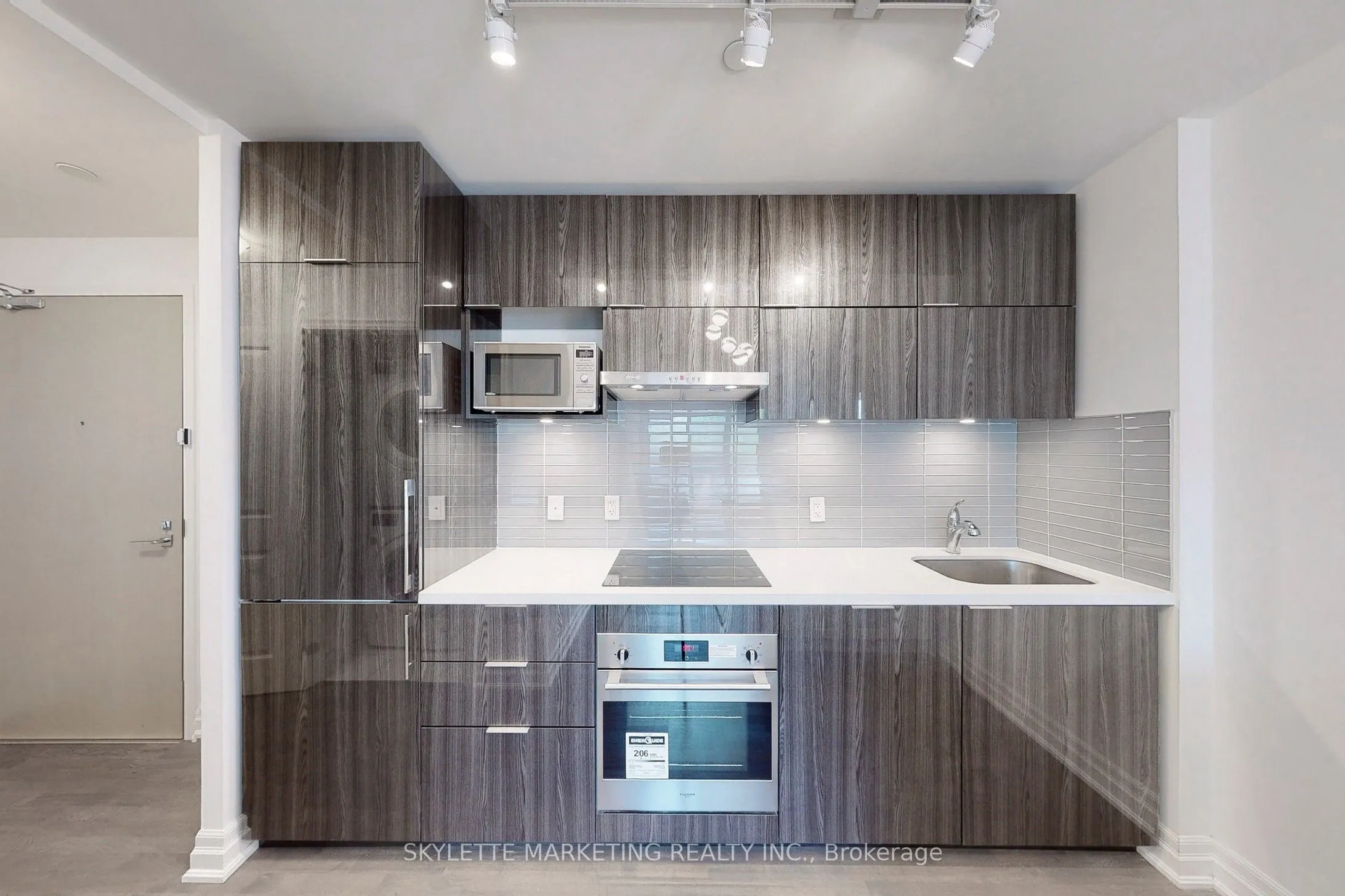 10 Rouge Valley Drive W, #529A