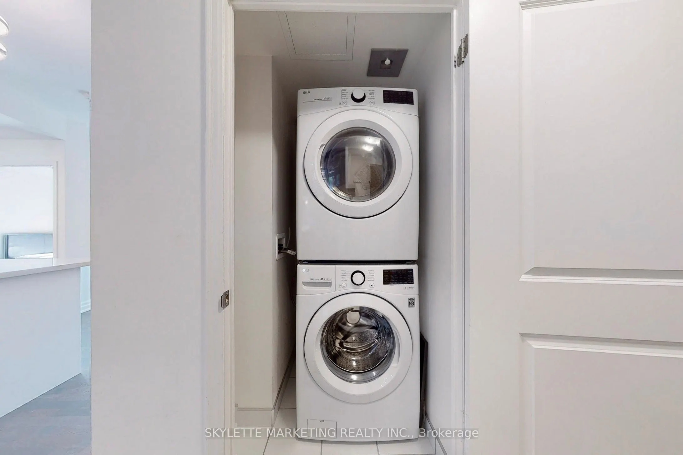 10 Rouge Valley Drive W, #529A