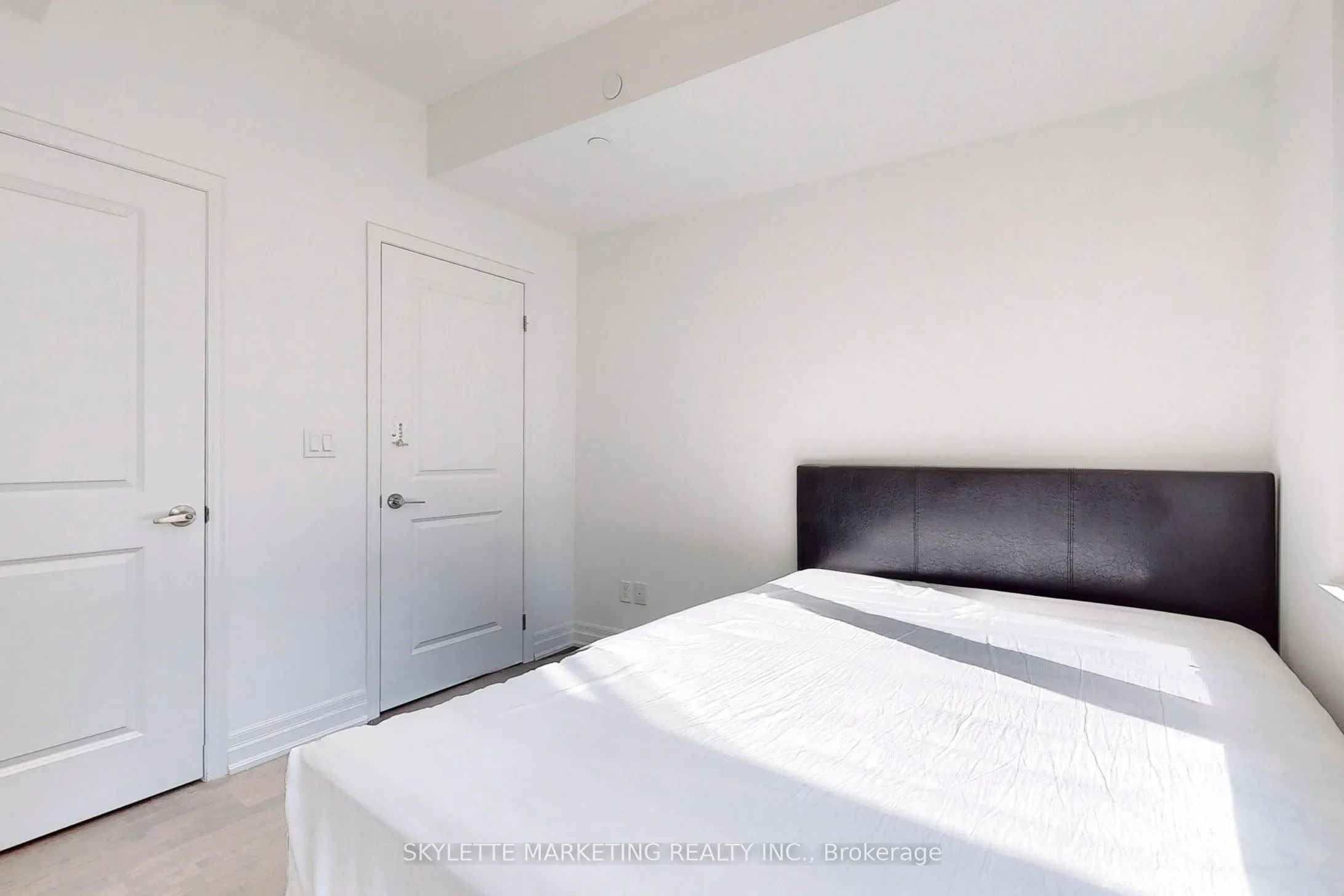 10 Rouge Valley Drive W, #529A