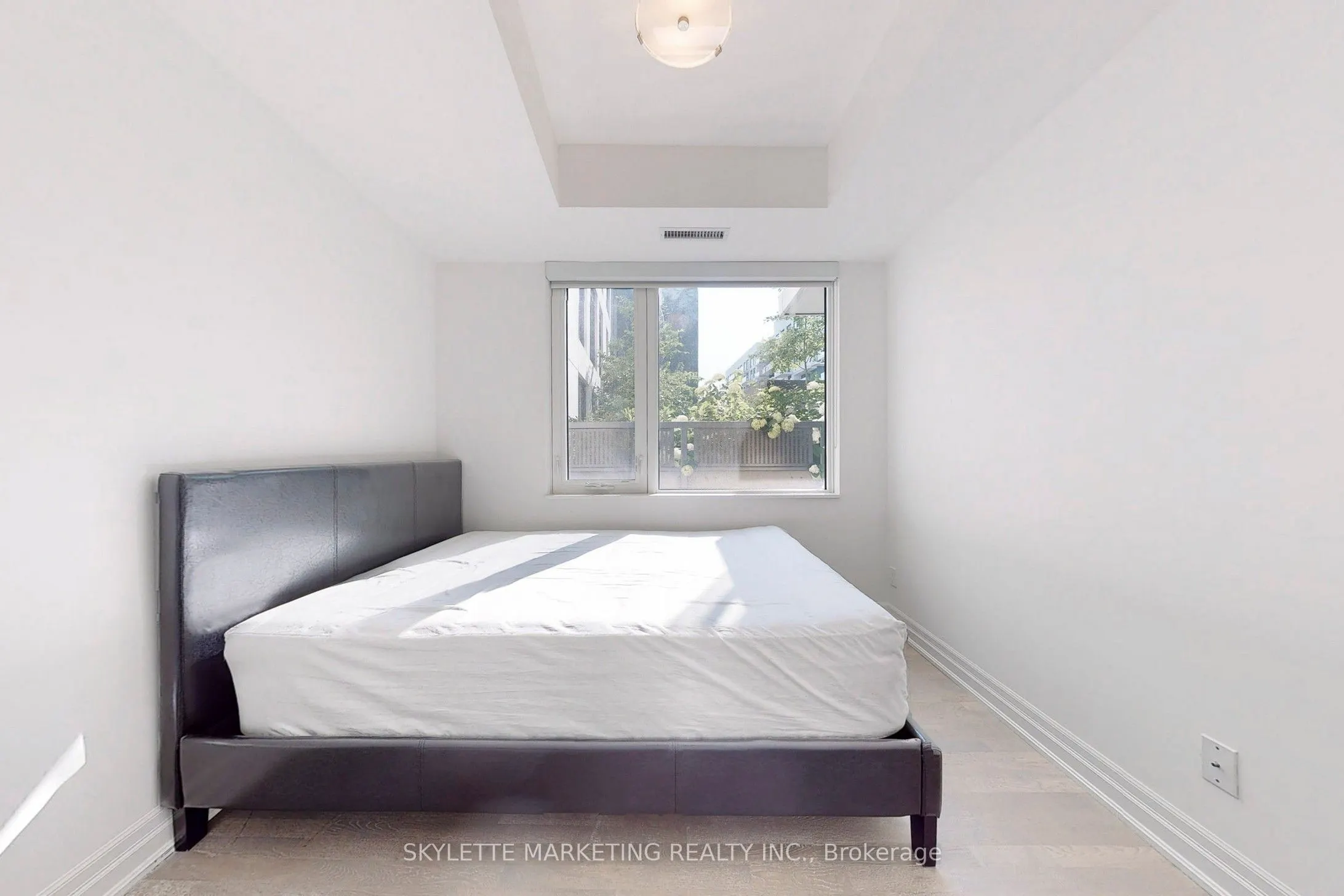 10 Rouge Valley Drive W, #529A