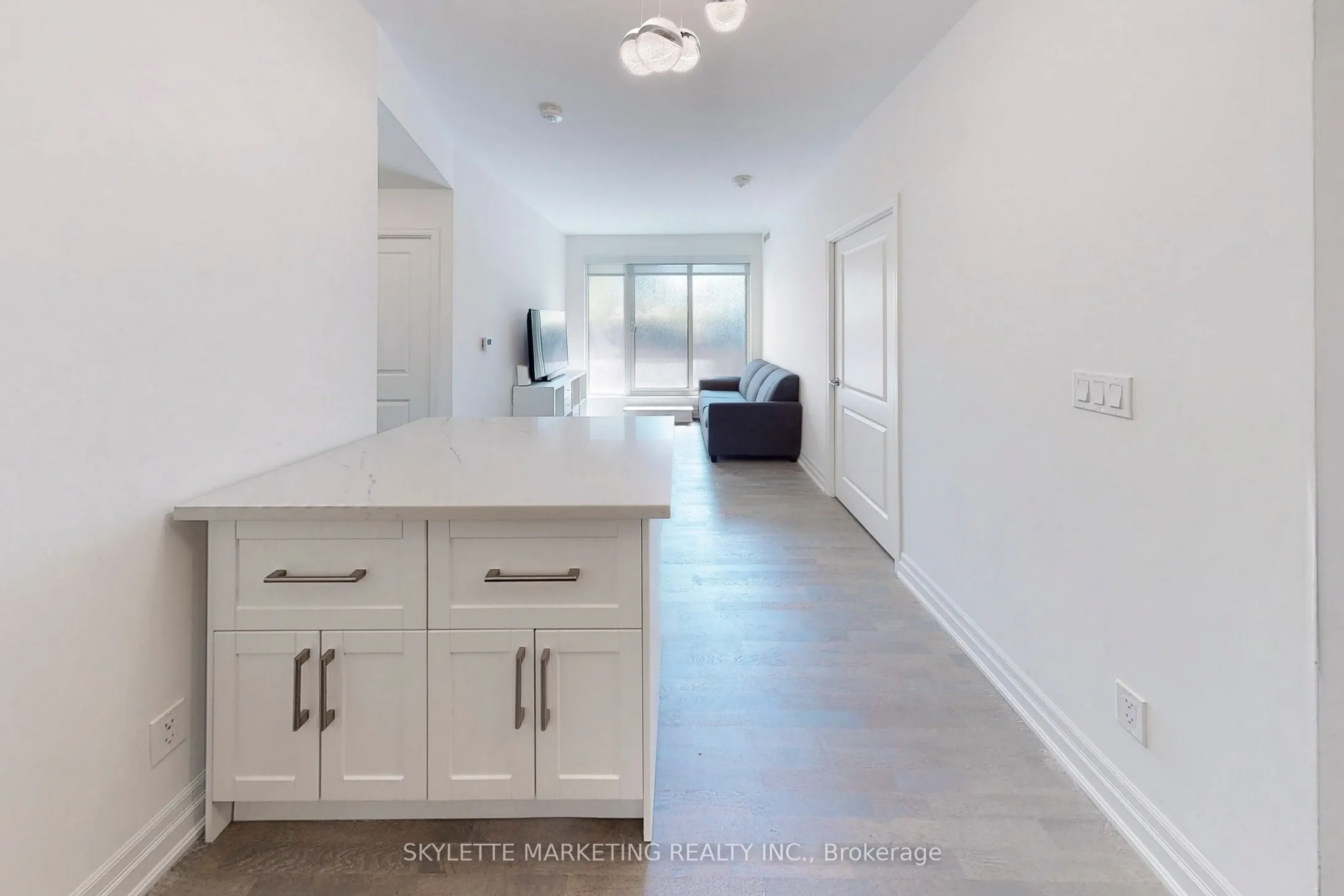 10 Rouge Valley Drive W, #529A