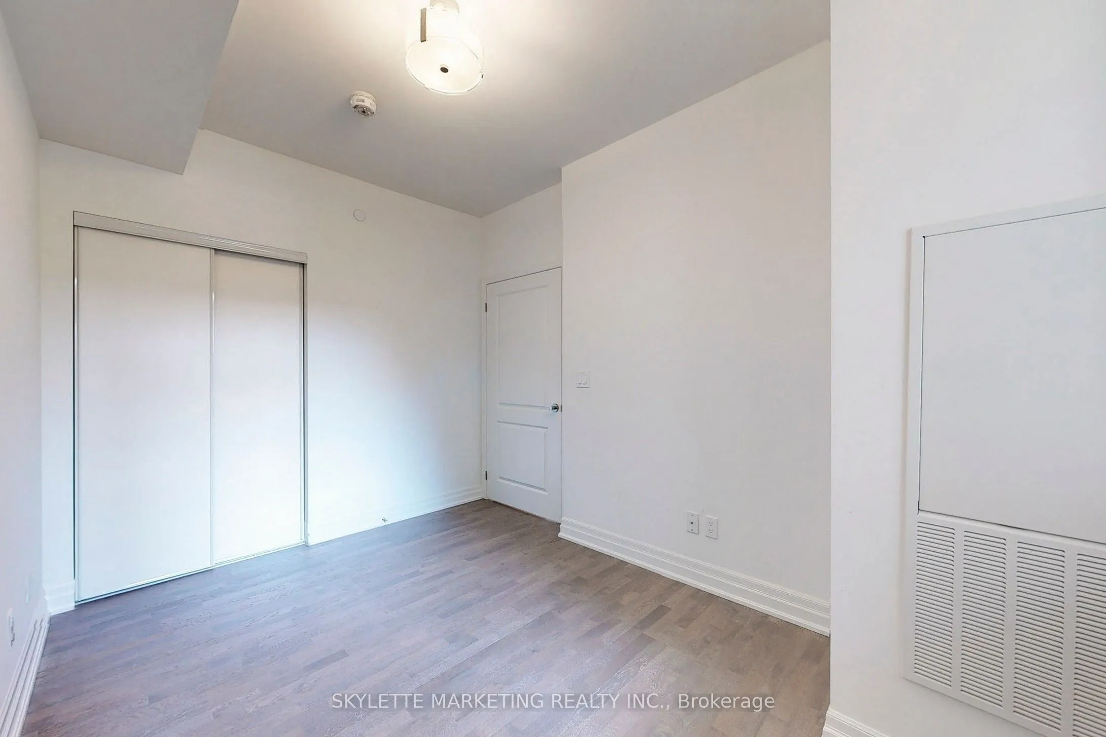 10 Rouge Valley Drive W, #529A