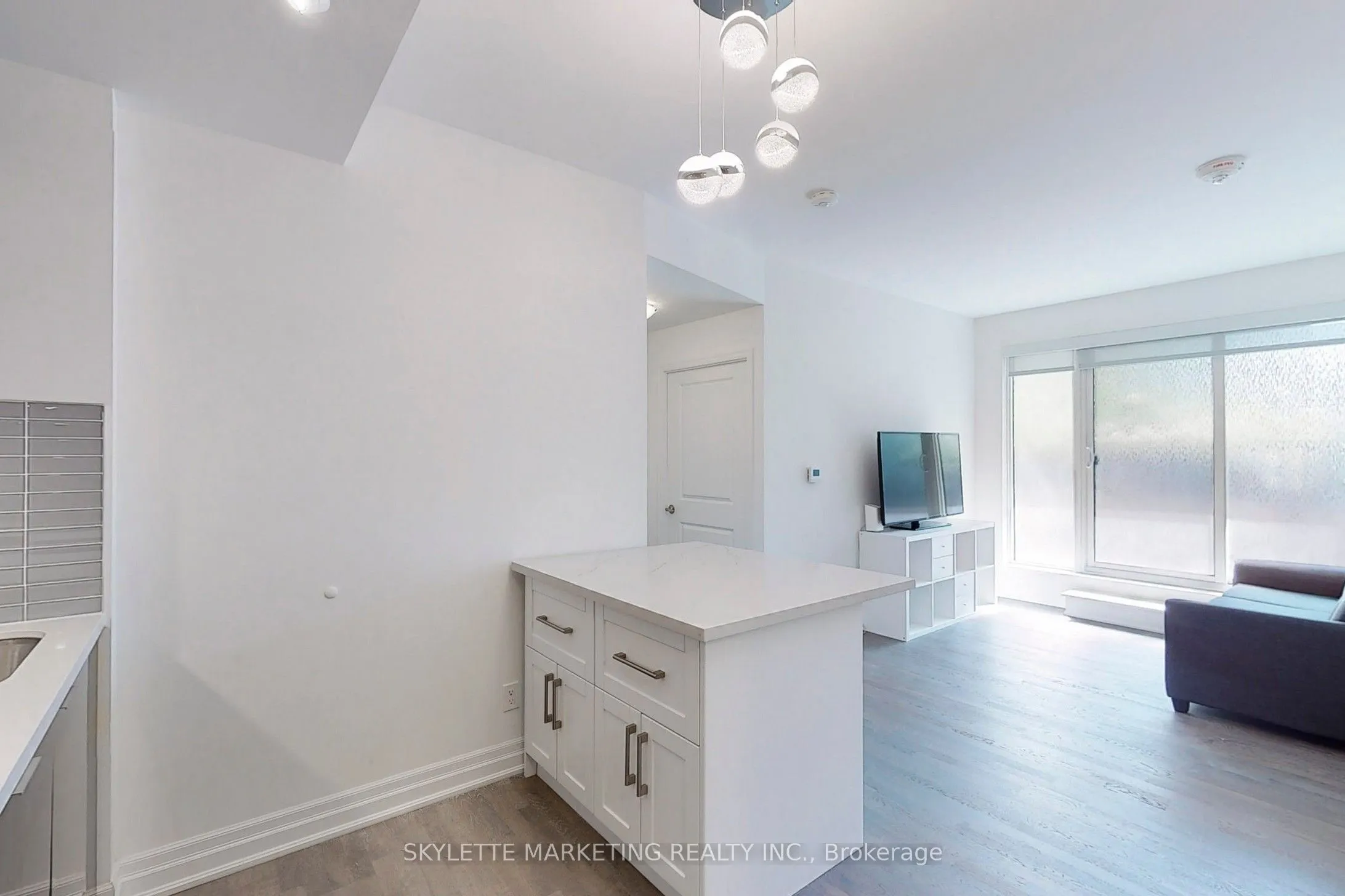 10 Rouge Valley Drive W, #529A