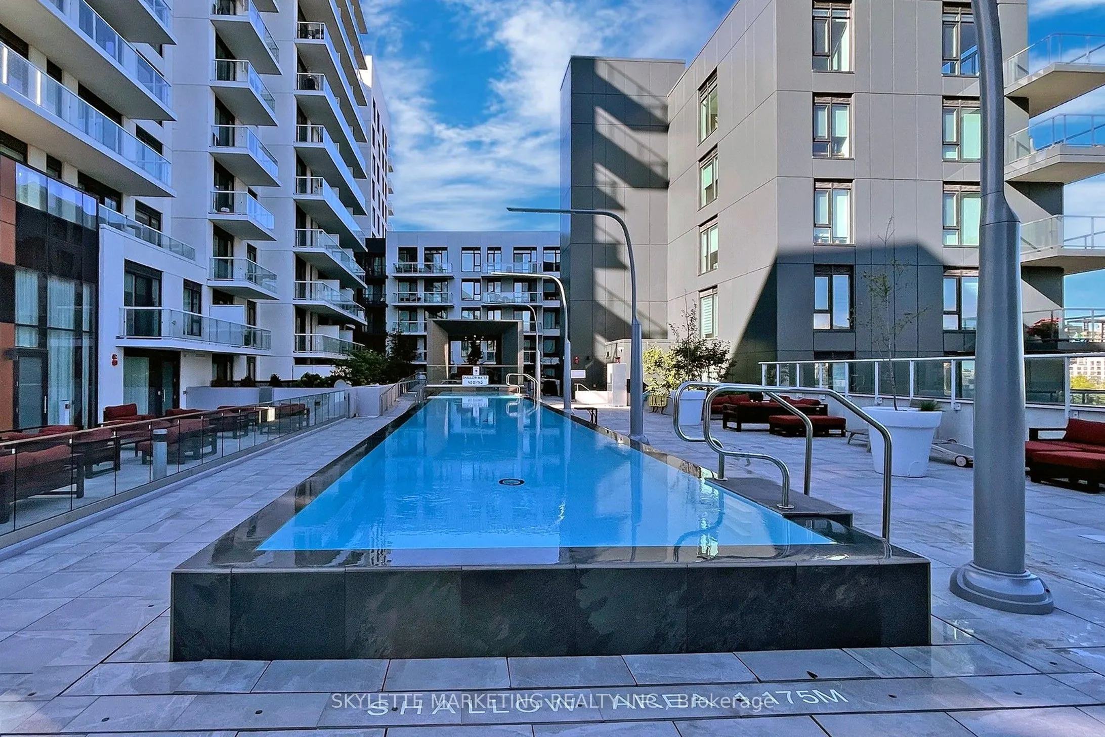 10 Rouge Valley Drive W, #529A