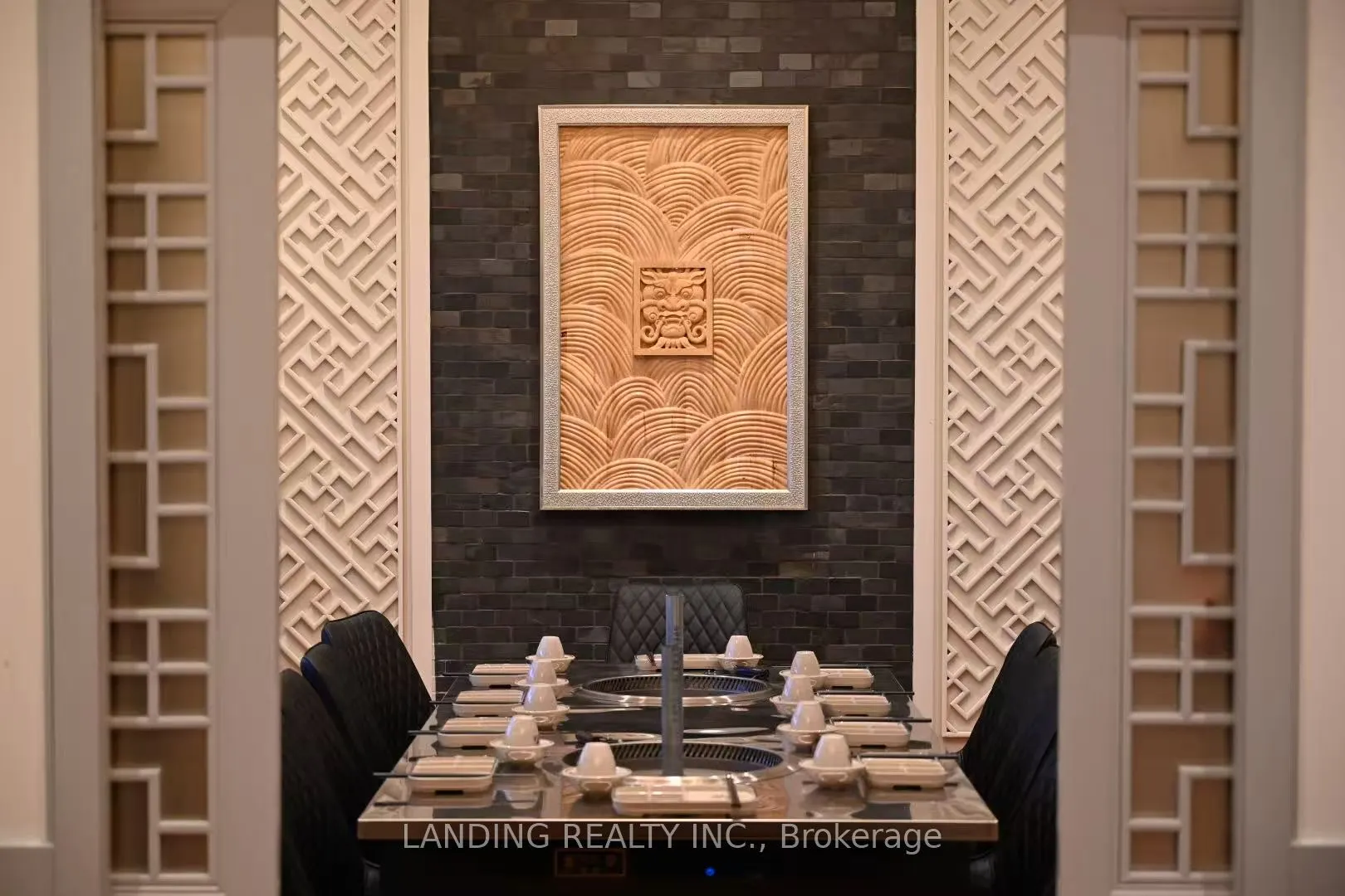 350 Highway 7 E, #104-105