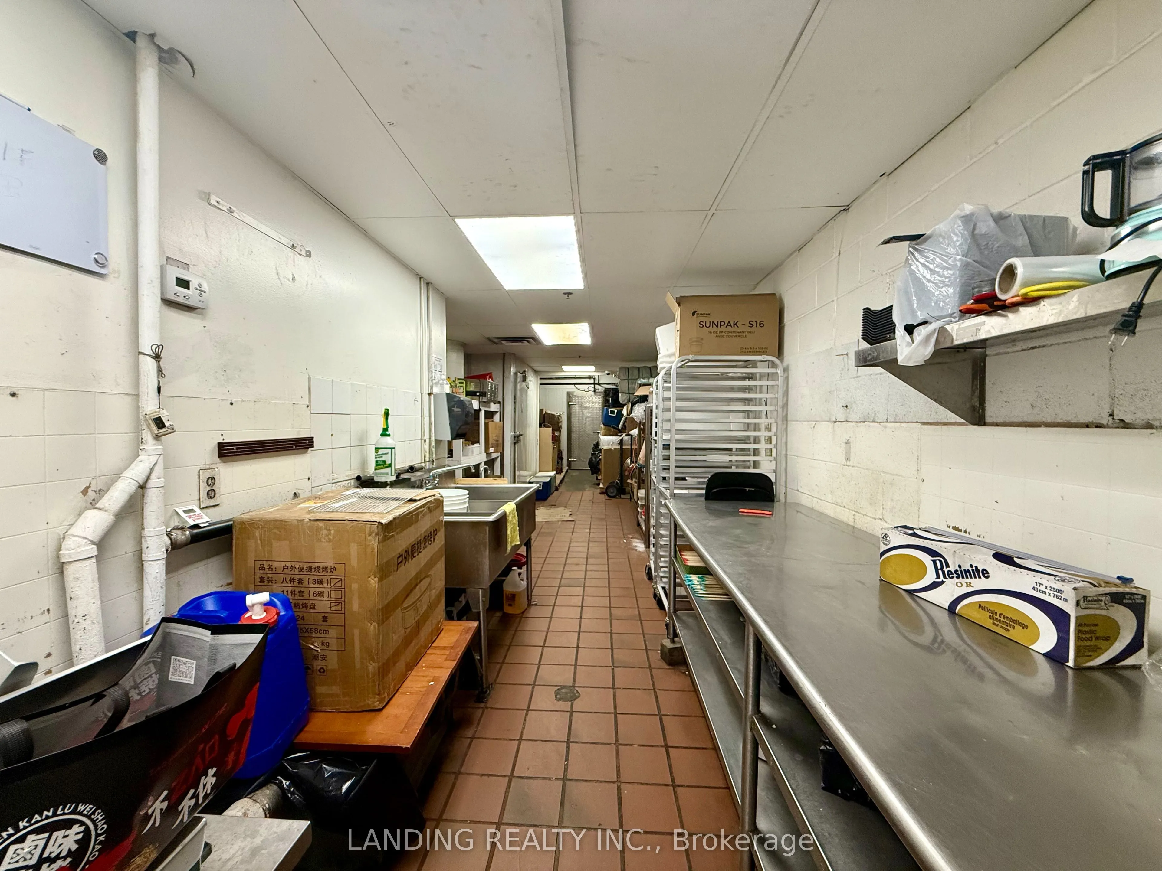 350 Highway 7 E, #104-105