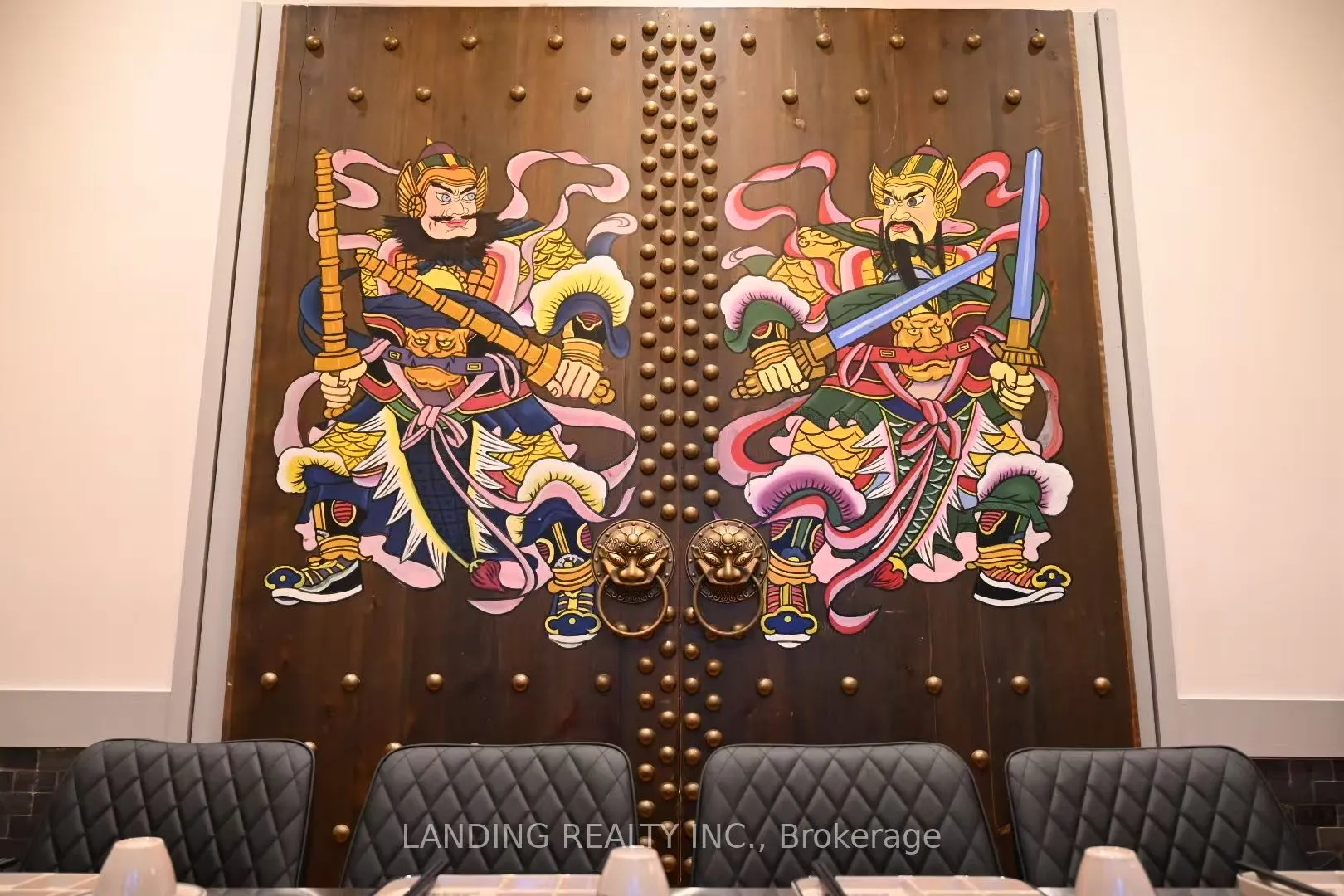 350 Highway 7 E, #104-105