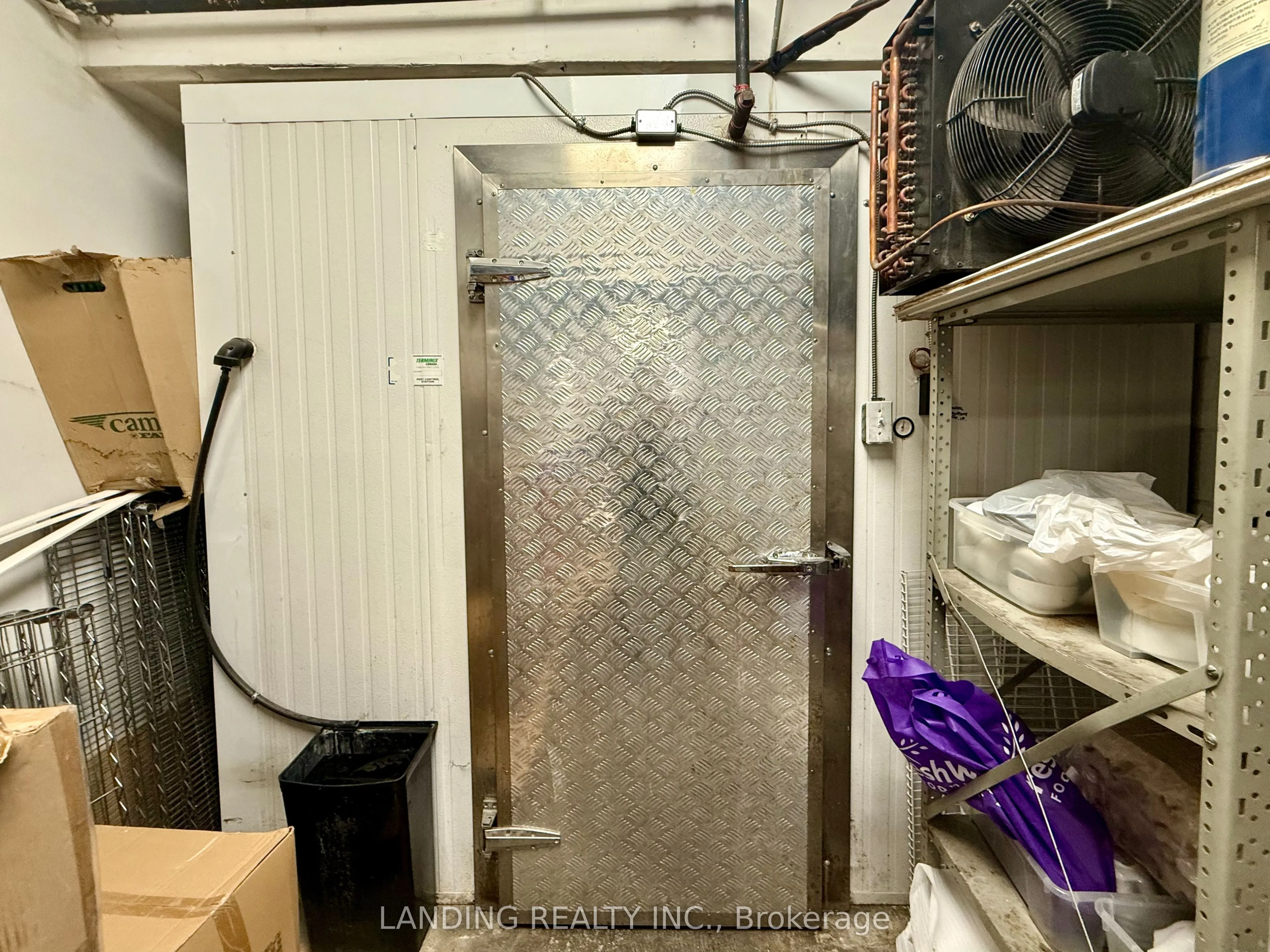 350 Highway 7 E, #104-105