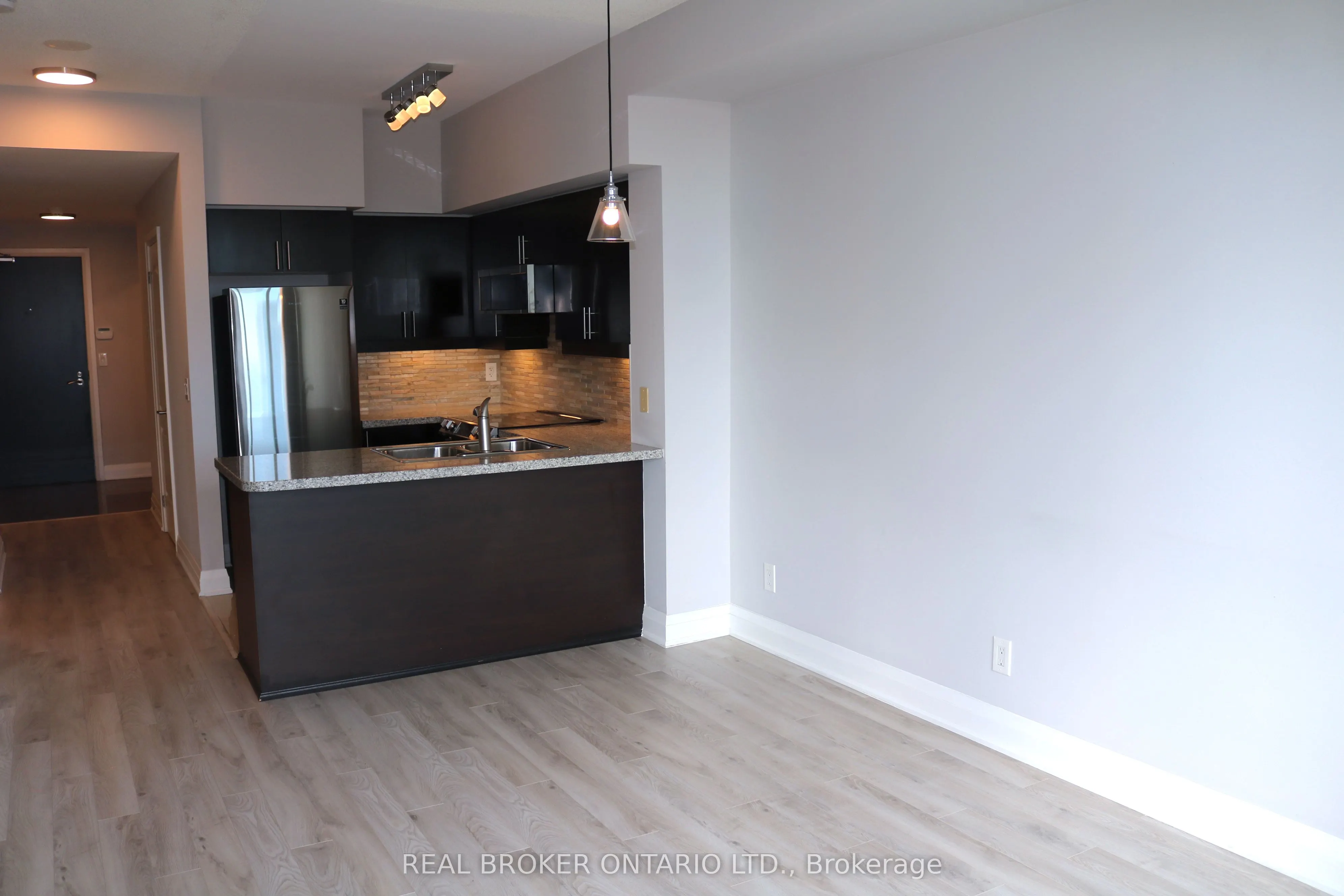 20 North Park Road, #1103