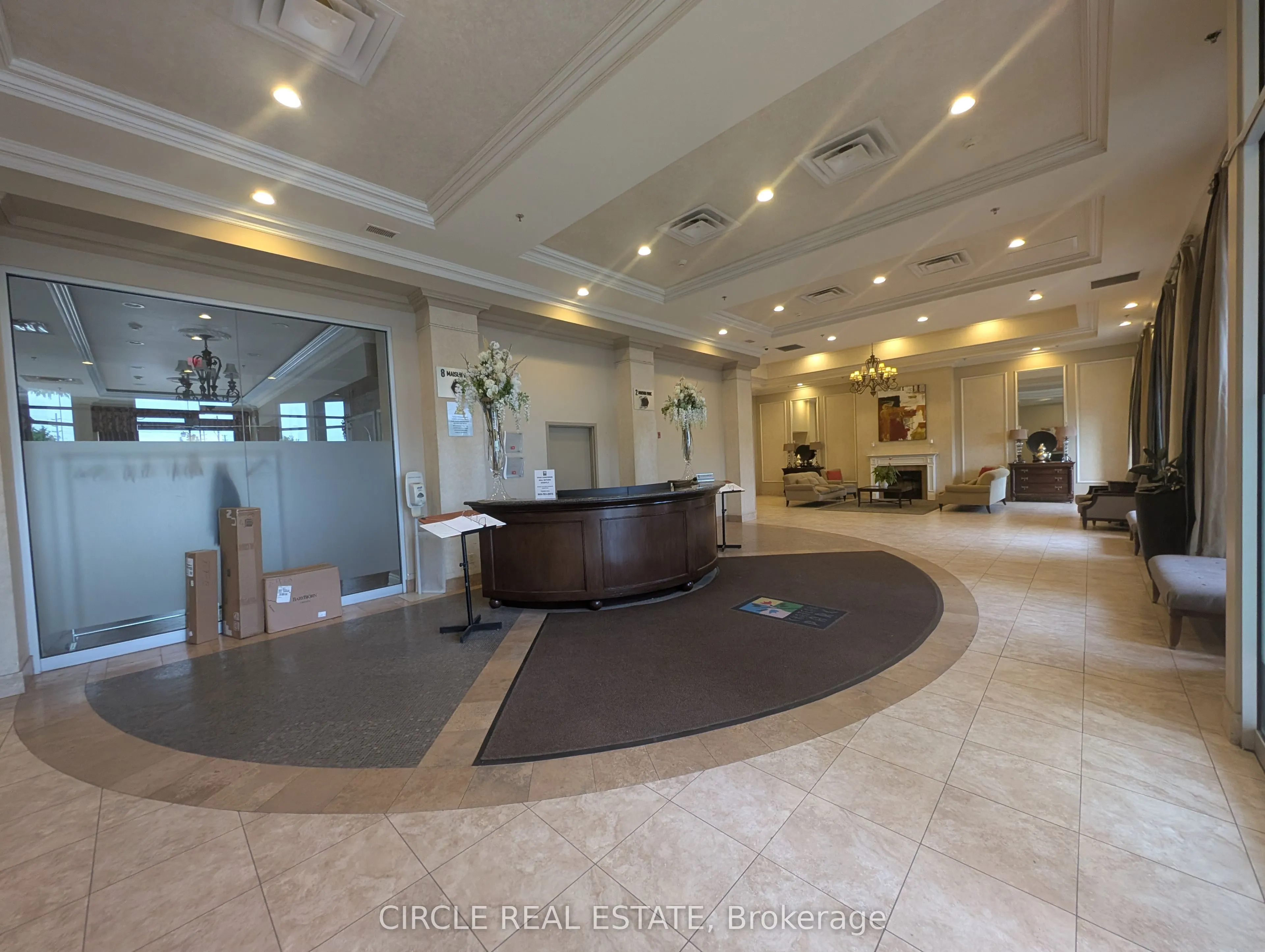 8 Maison Parc Court, #505