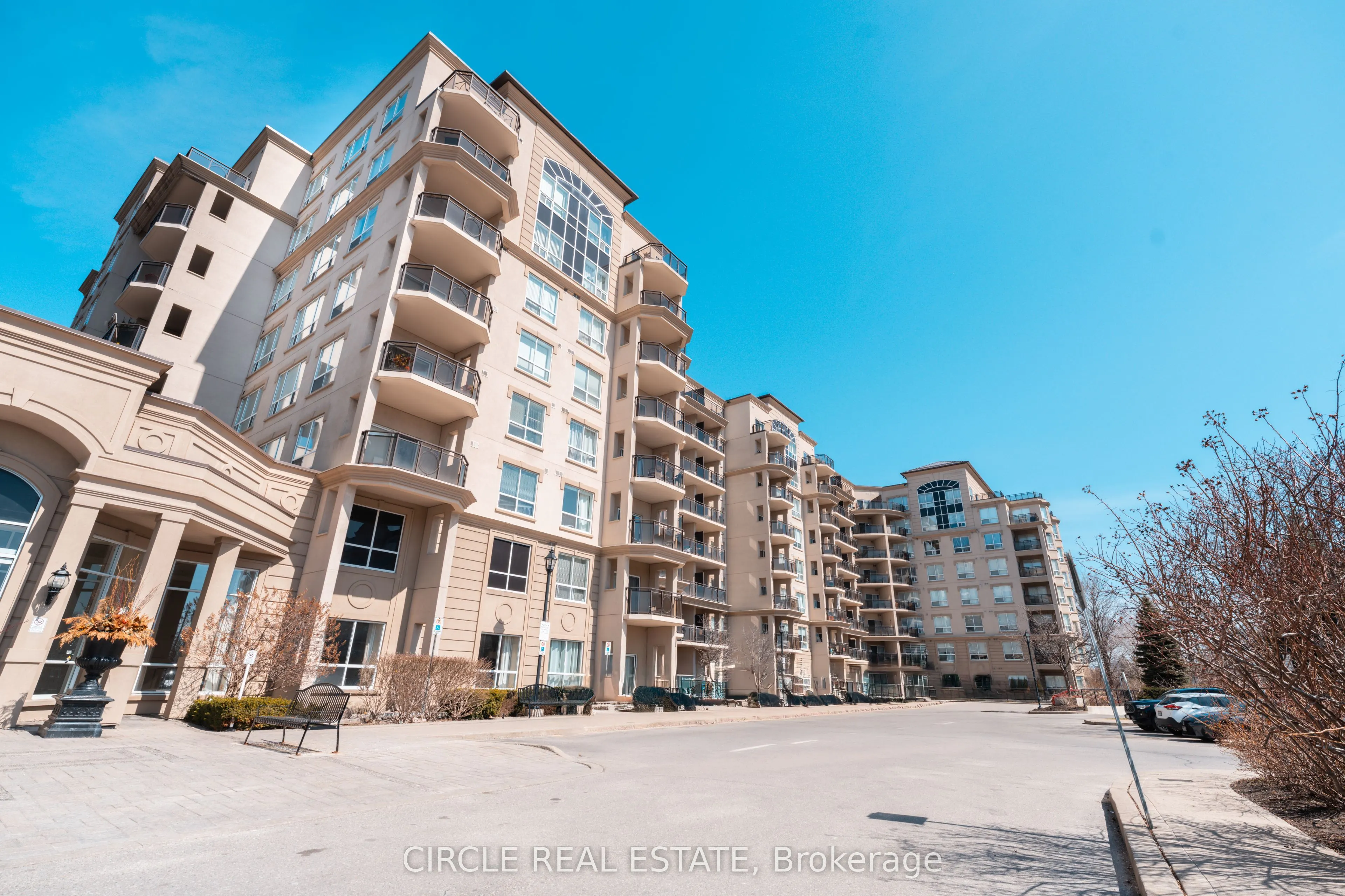 8 Maison Parc Court, #505