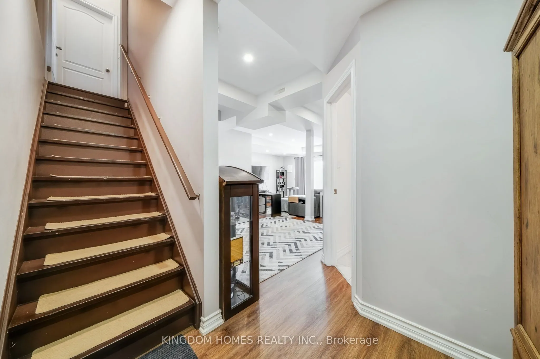 1152 Peelar Crescent