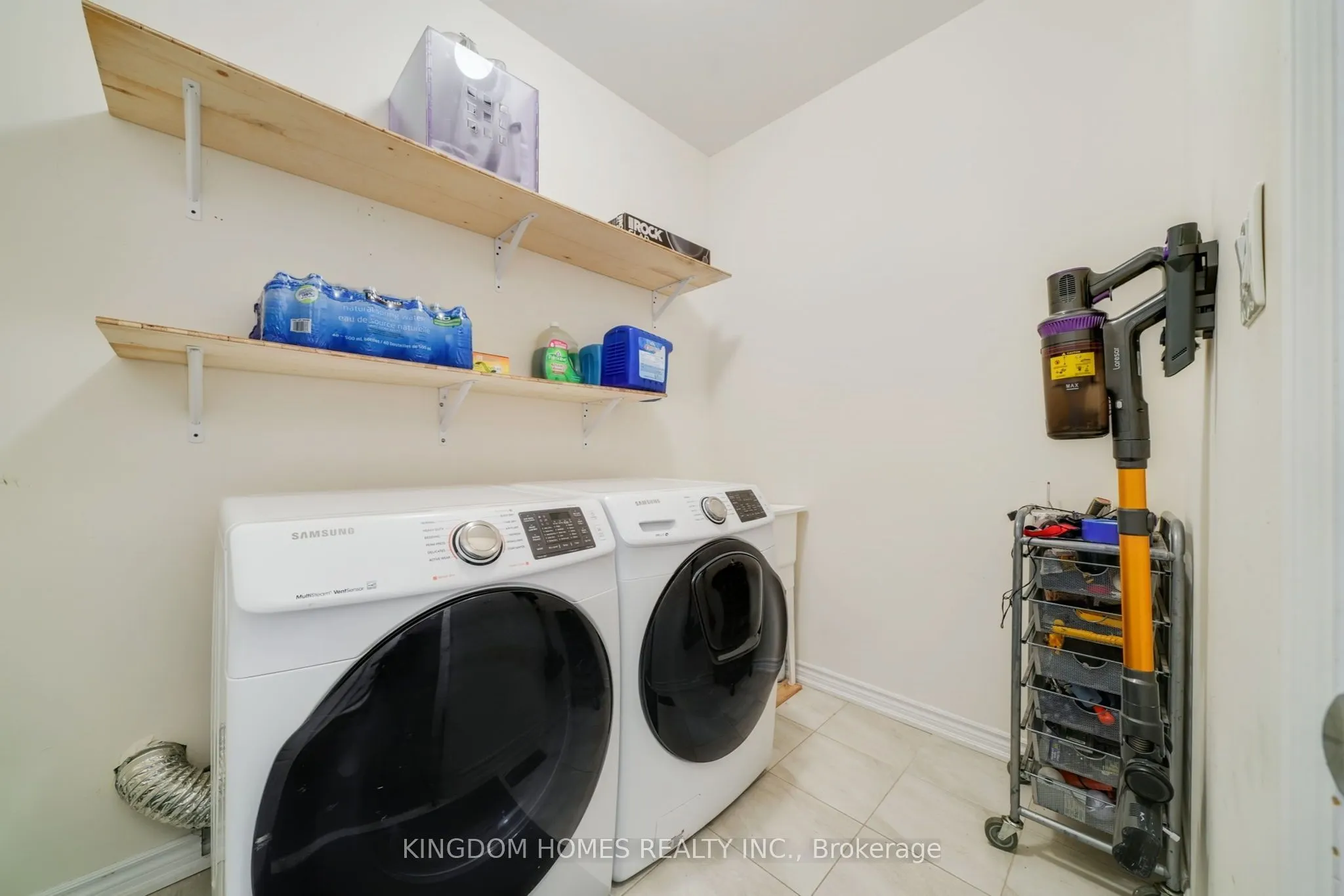 1152 Peelar Crescent