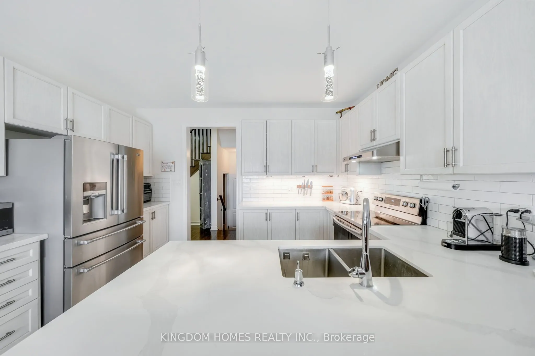 1152 Peelar Crescent