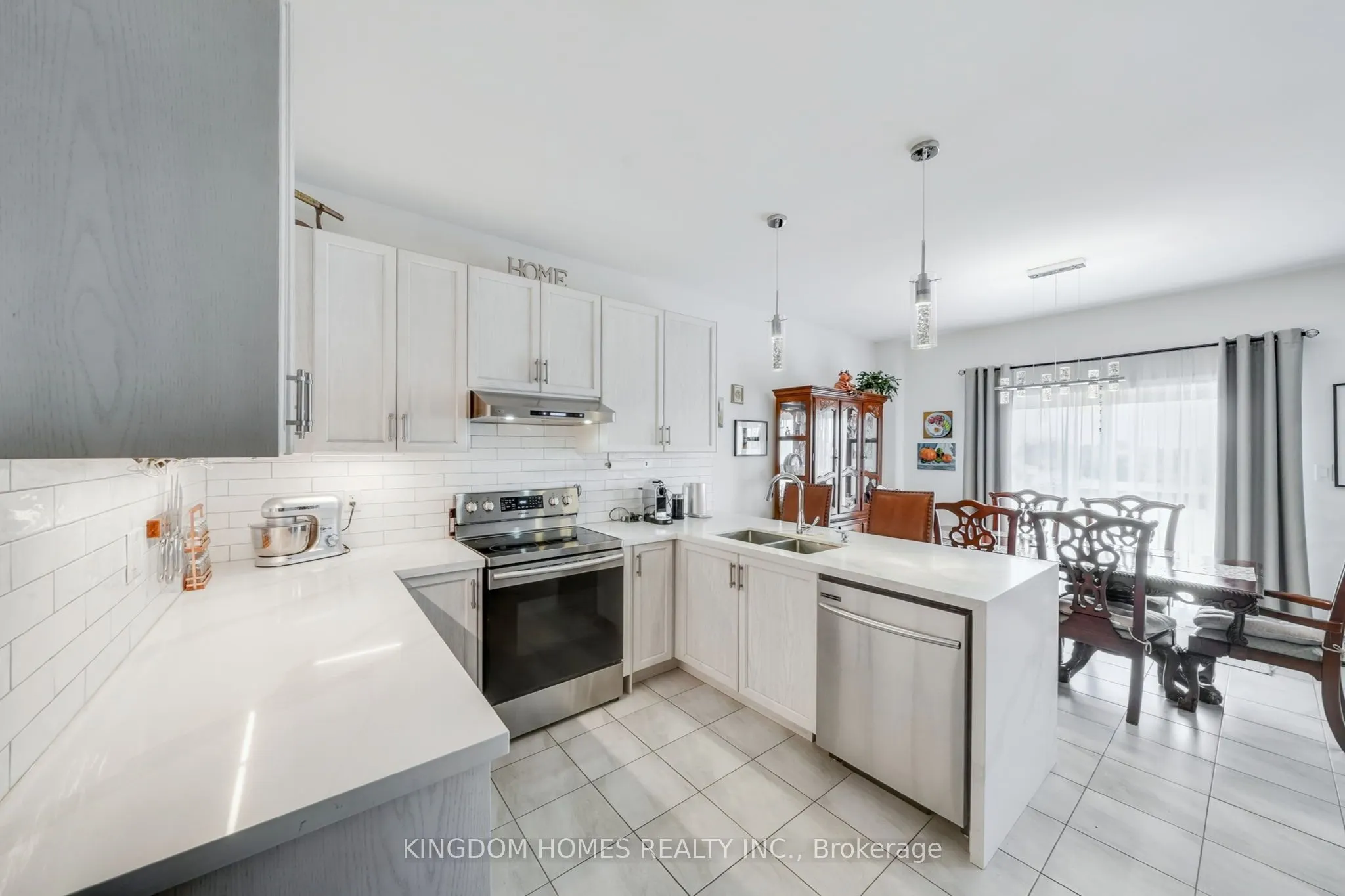 1152 Peelar Crescent