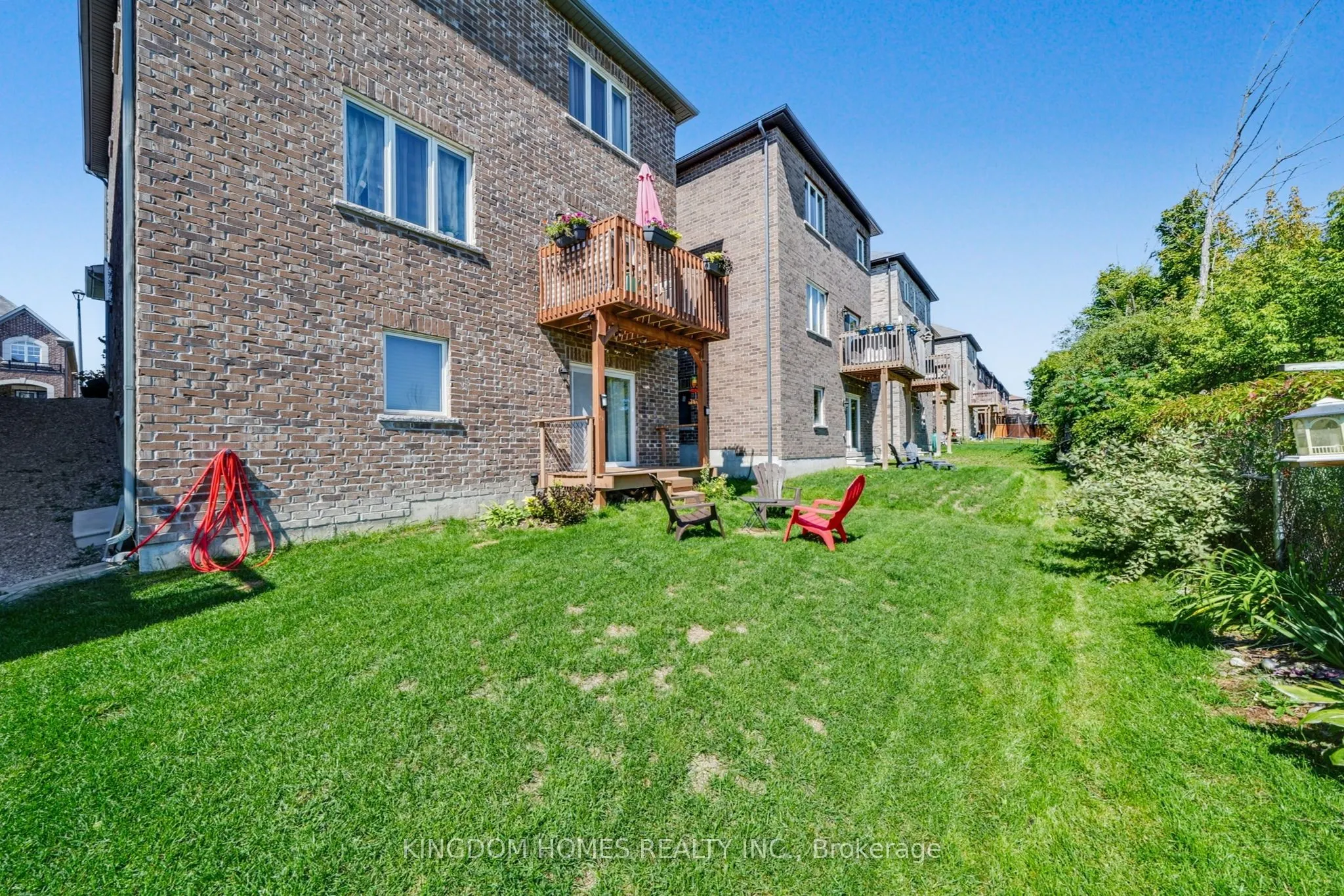 1152 Peelar Crescent