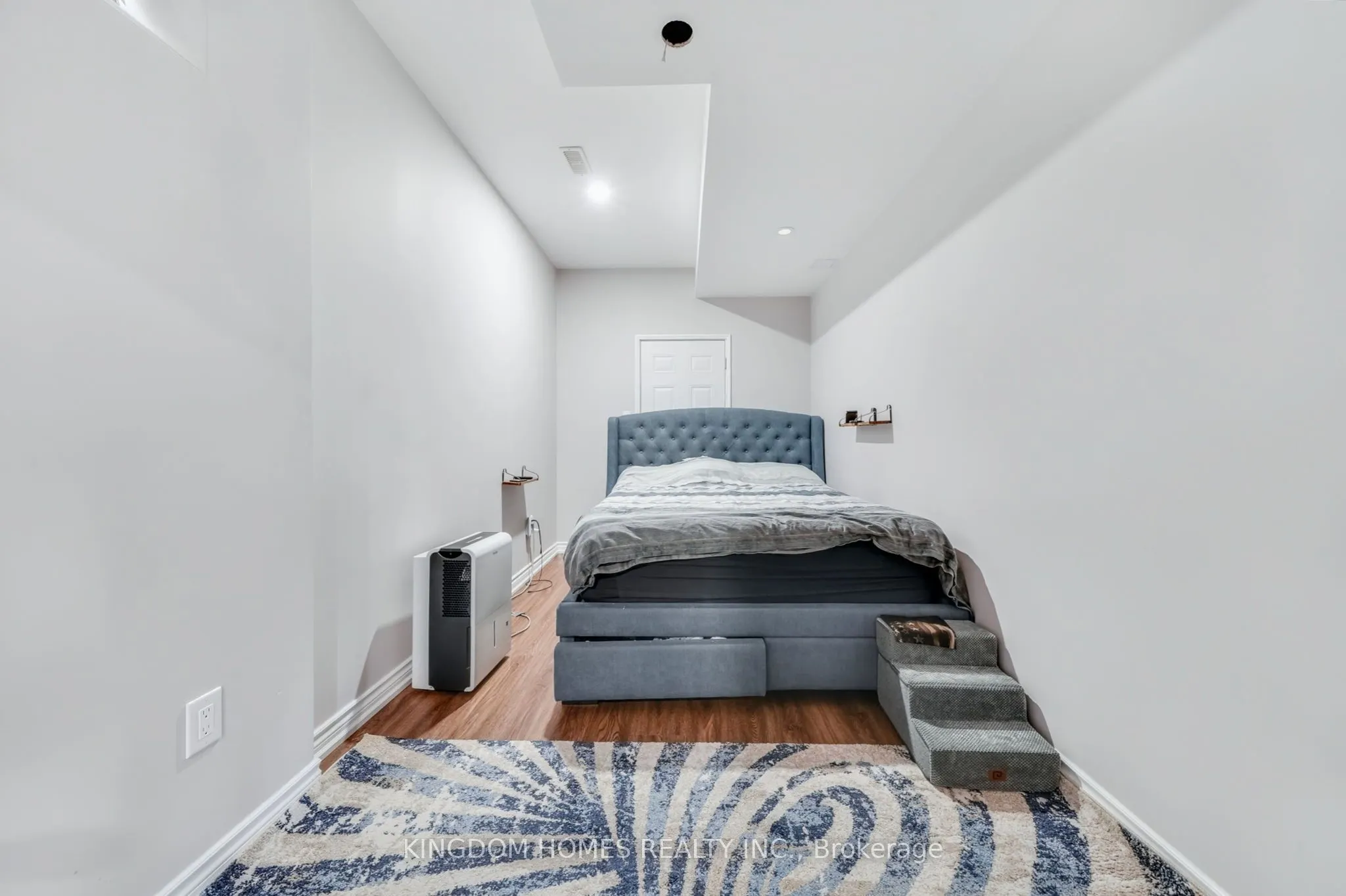 1152 Peelar Crescent