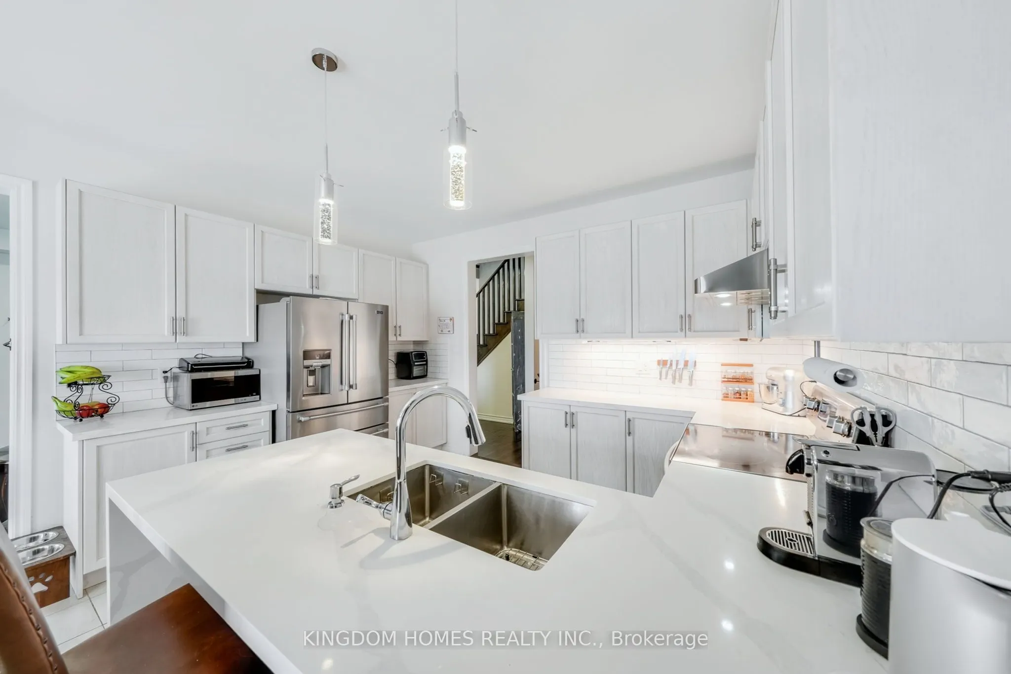 1152 Peelar Crescent