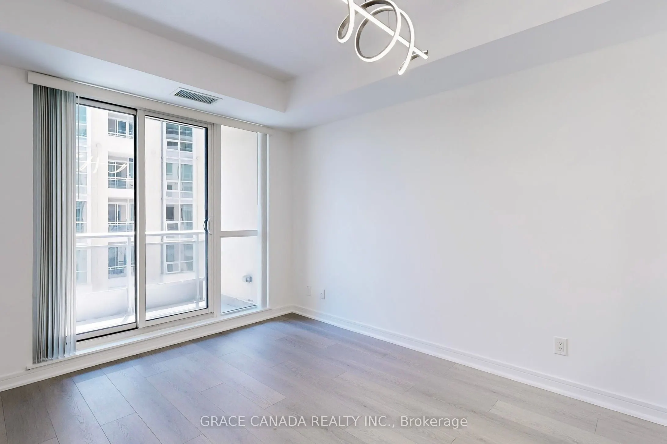 9205 Yonge Street, #409