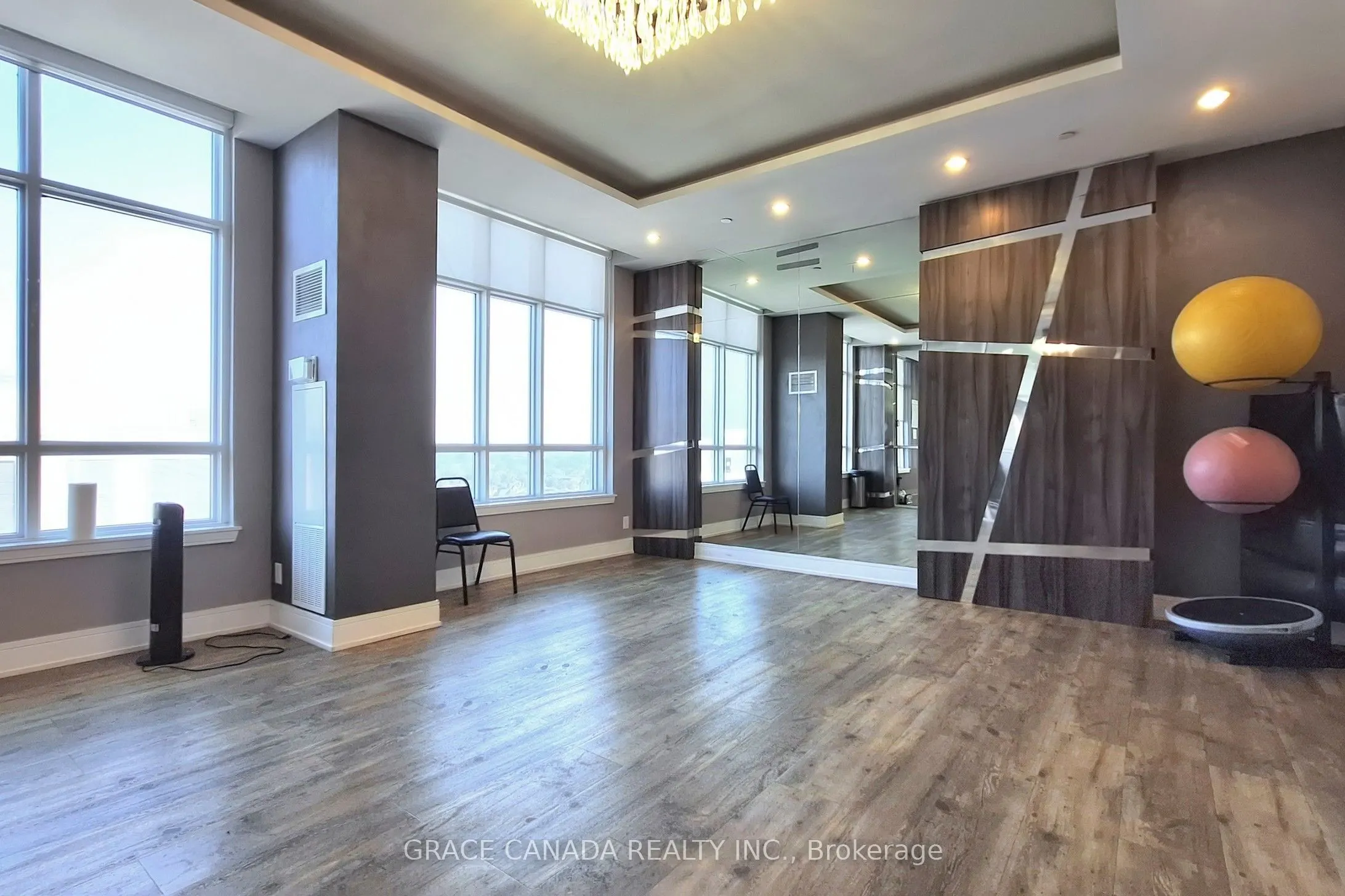 9205 Yonge Street, #409