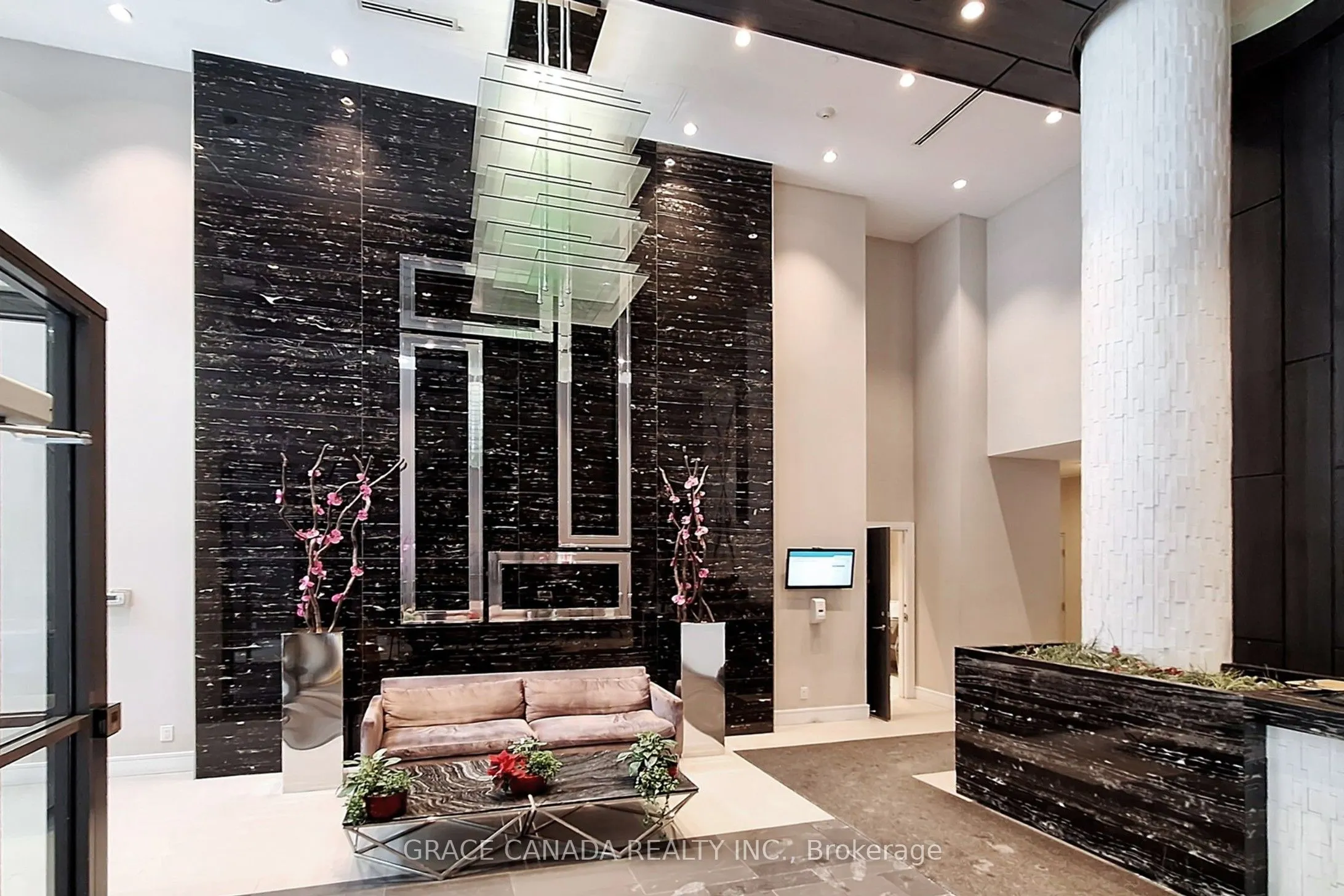 9205 Yonge Street, #409