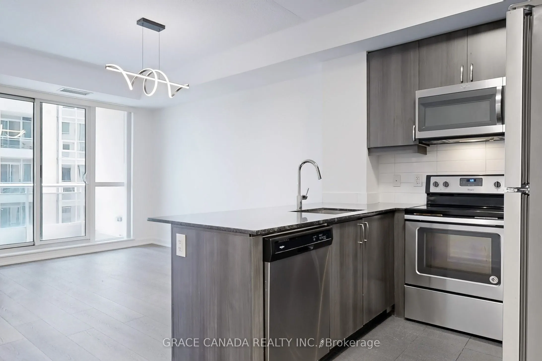 9205 Yonge Street, #409
