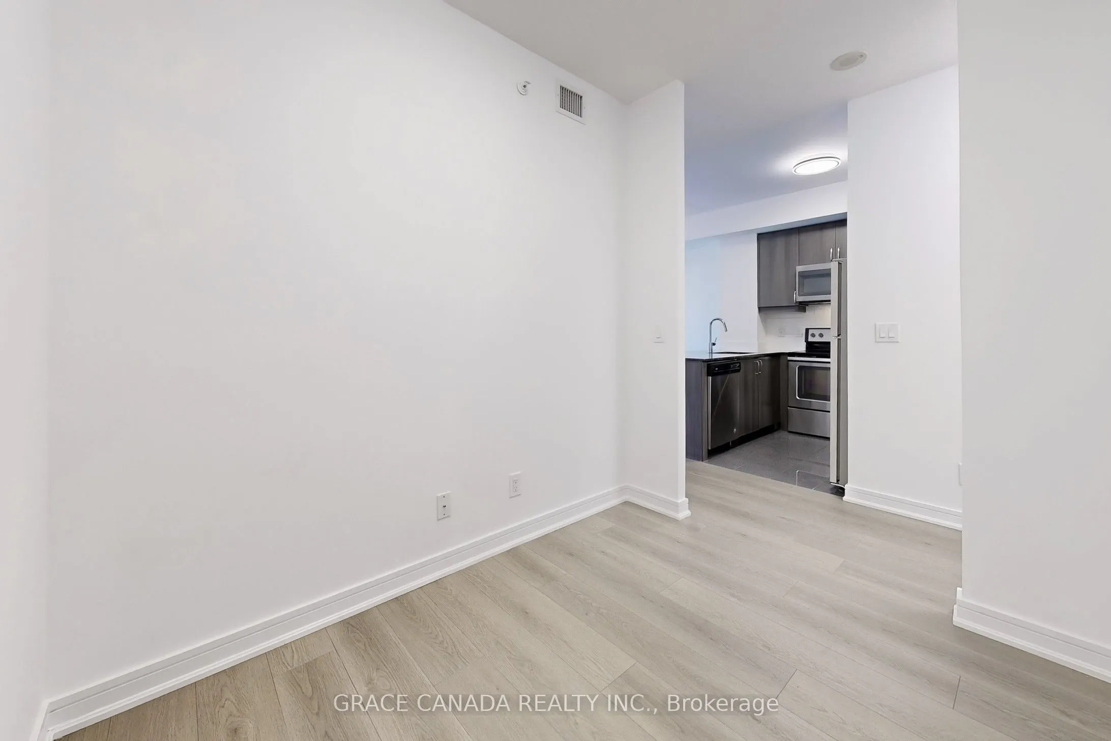 9205 Yonge Street, #409