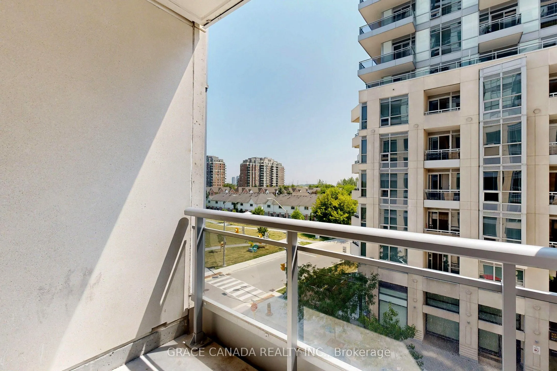 9205 Yonge Street, #409