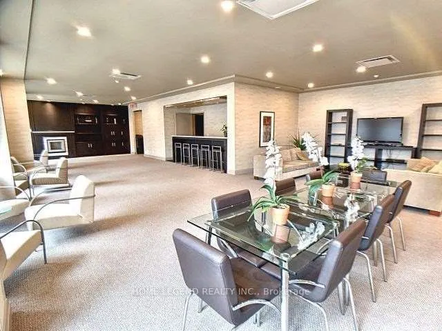 55 South Town Centre Boulevard, #511