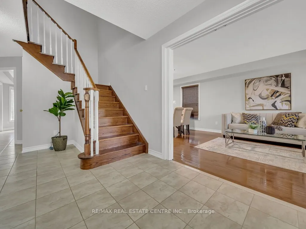 45 Stonemount Crescent