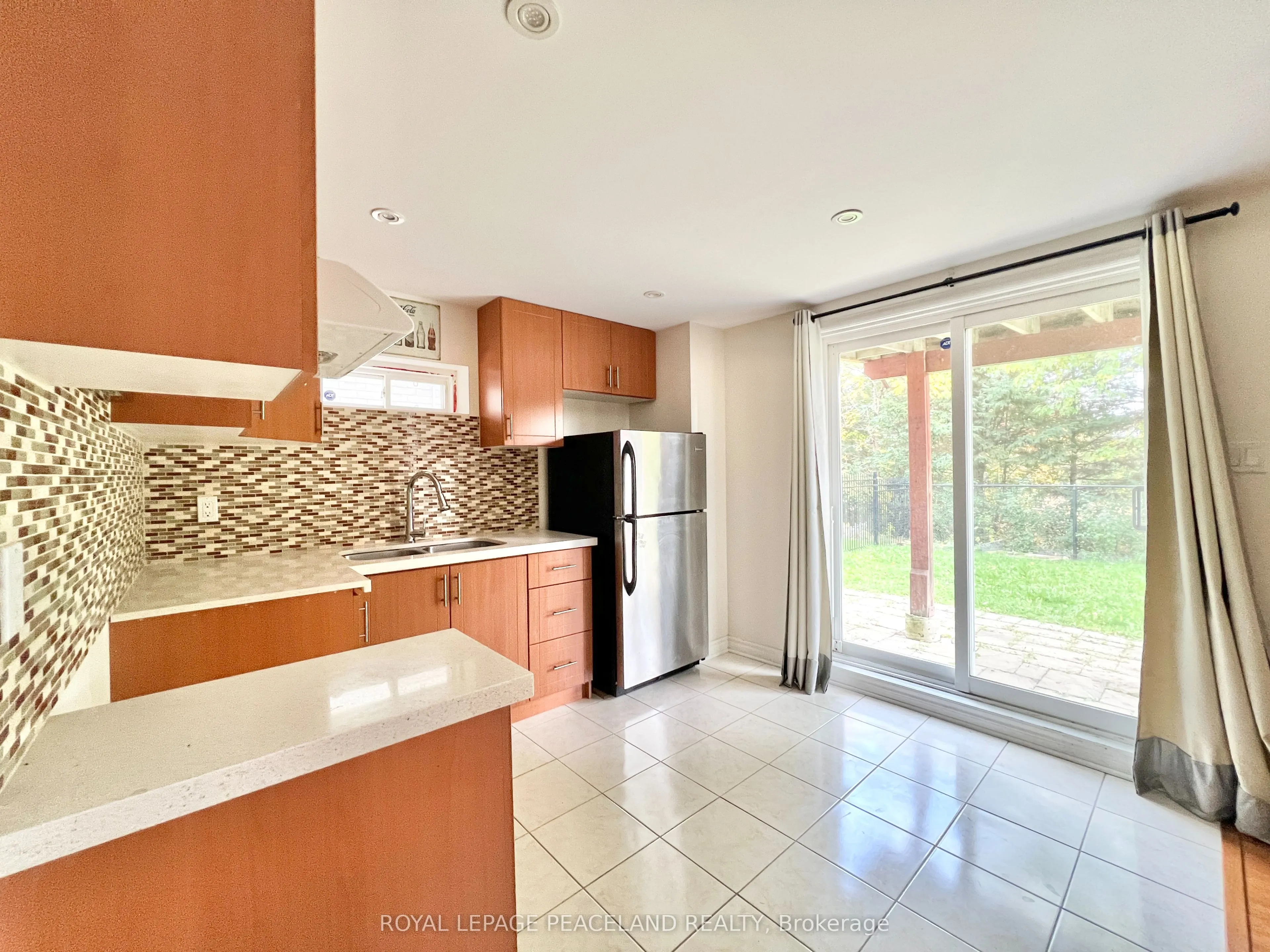 73 Castleglen Boulevard