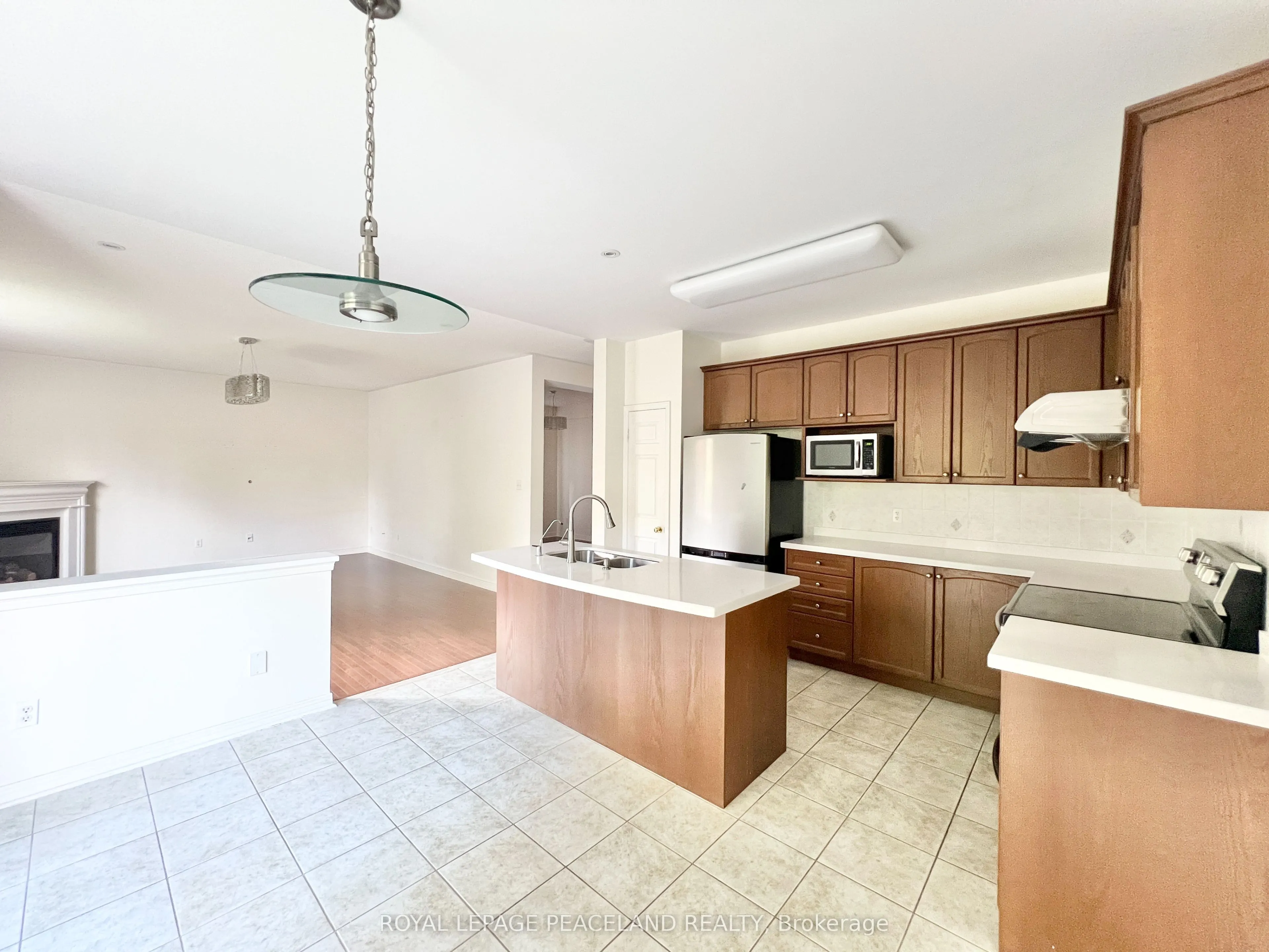 73 Castleglen Boulevard