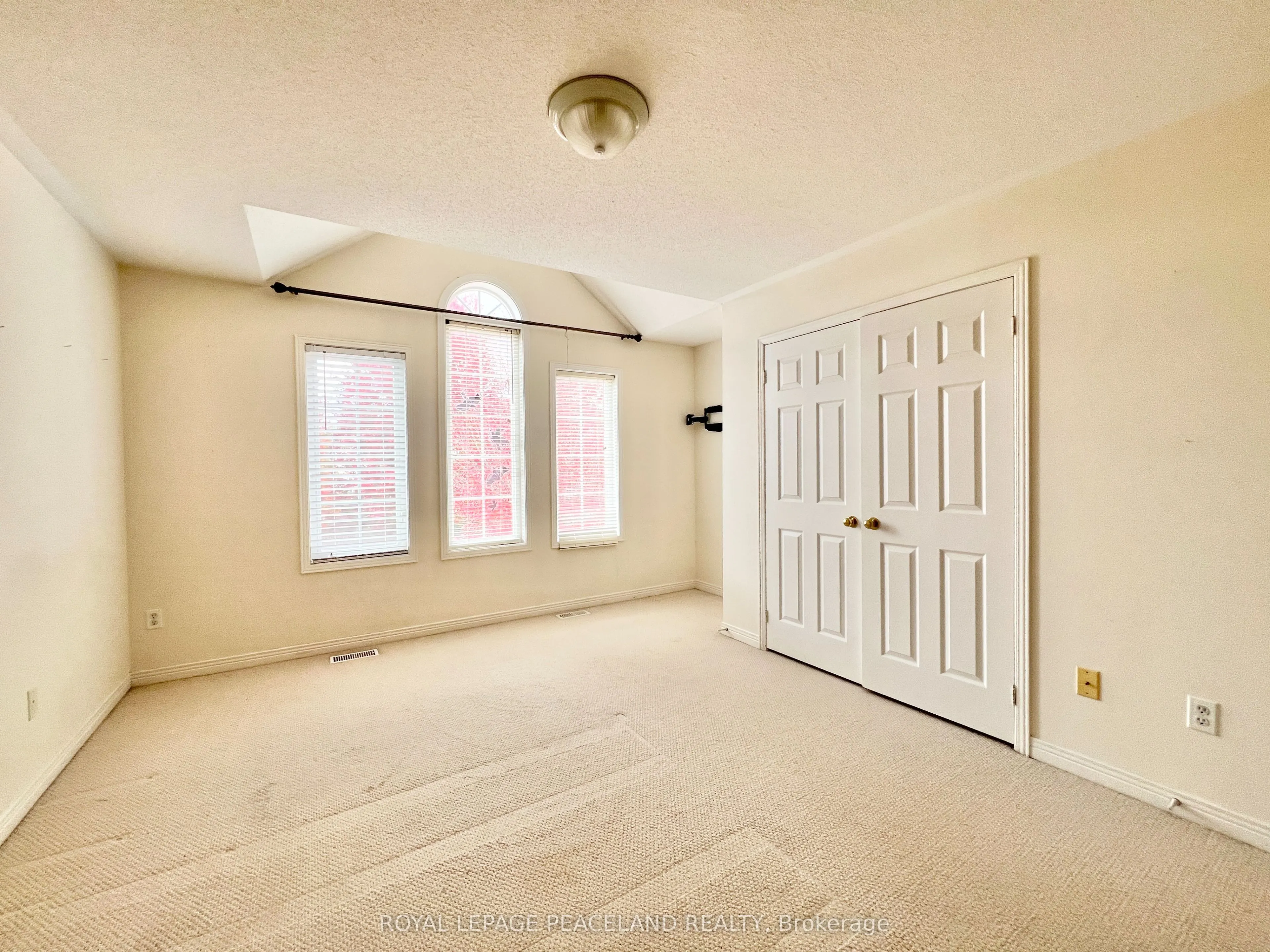 73 Castleglen Boulevard