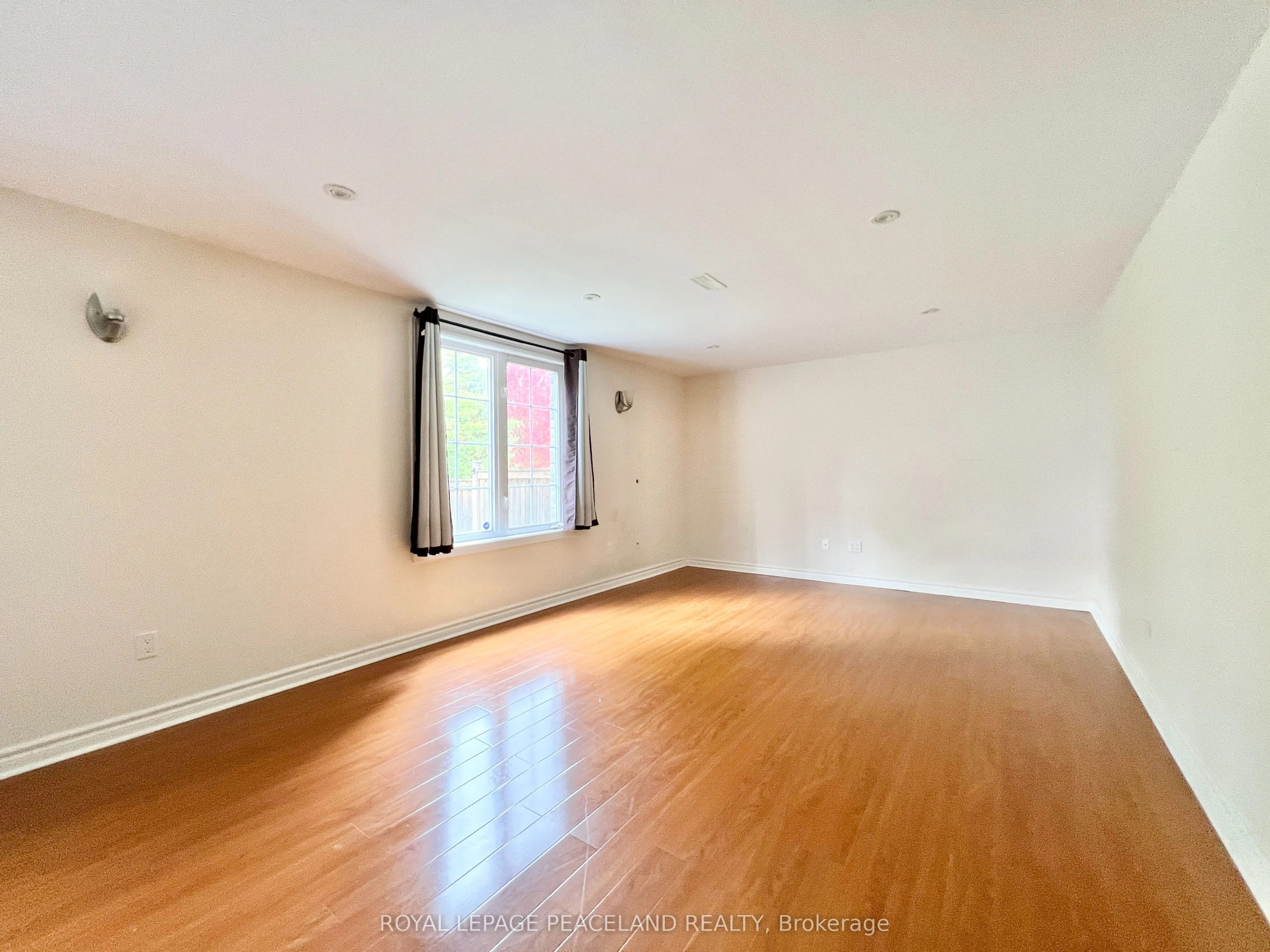 73 Castleglen Boulevard