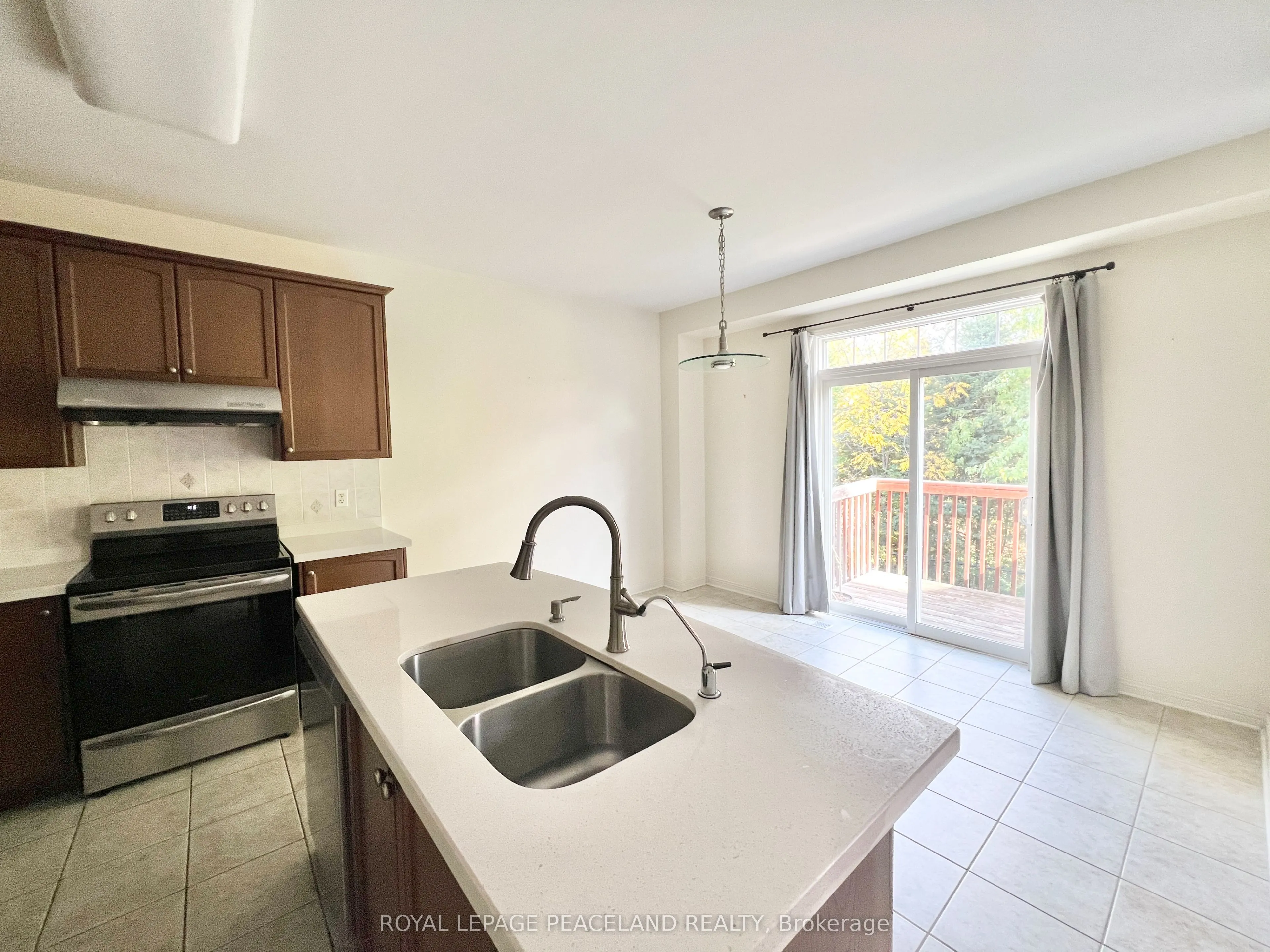 73 Castleglen Boulevard