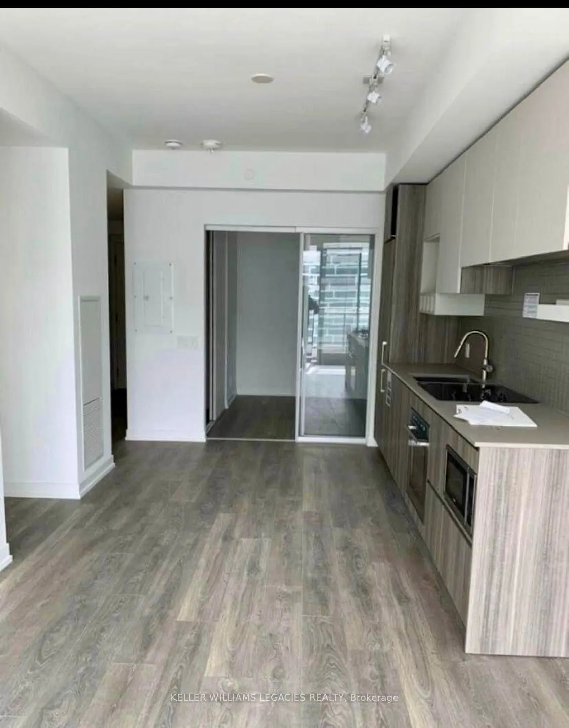 5 Buttermill Avenue, #1107