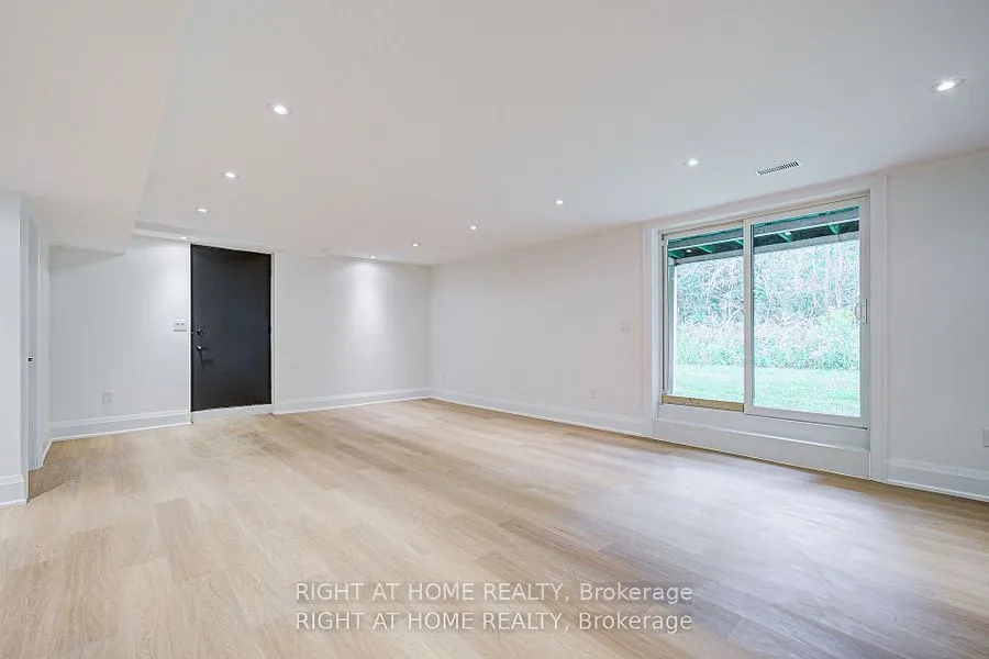 26375 Woodbine Ave Avenue