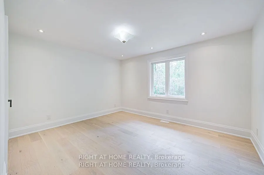 26375 Woodbine Ave Avenue