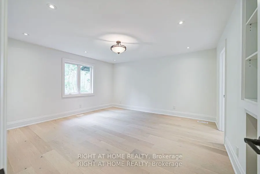 26375 Woodbine Ave Avenue