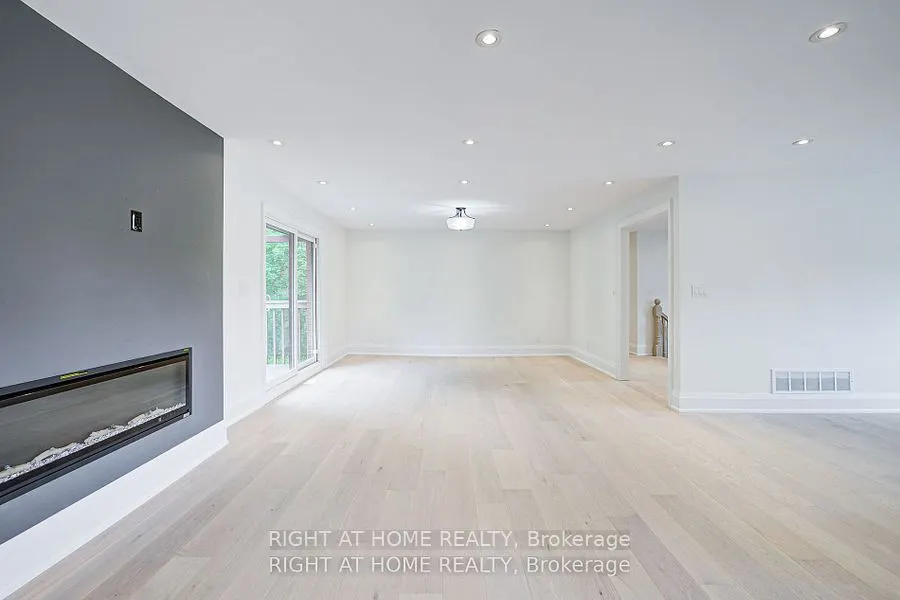 26375 Woodbine Ave Avenue