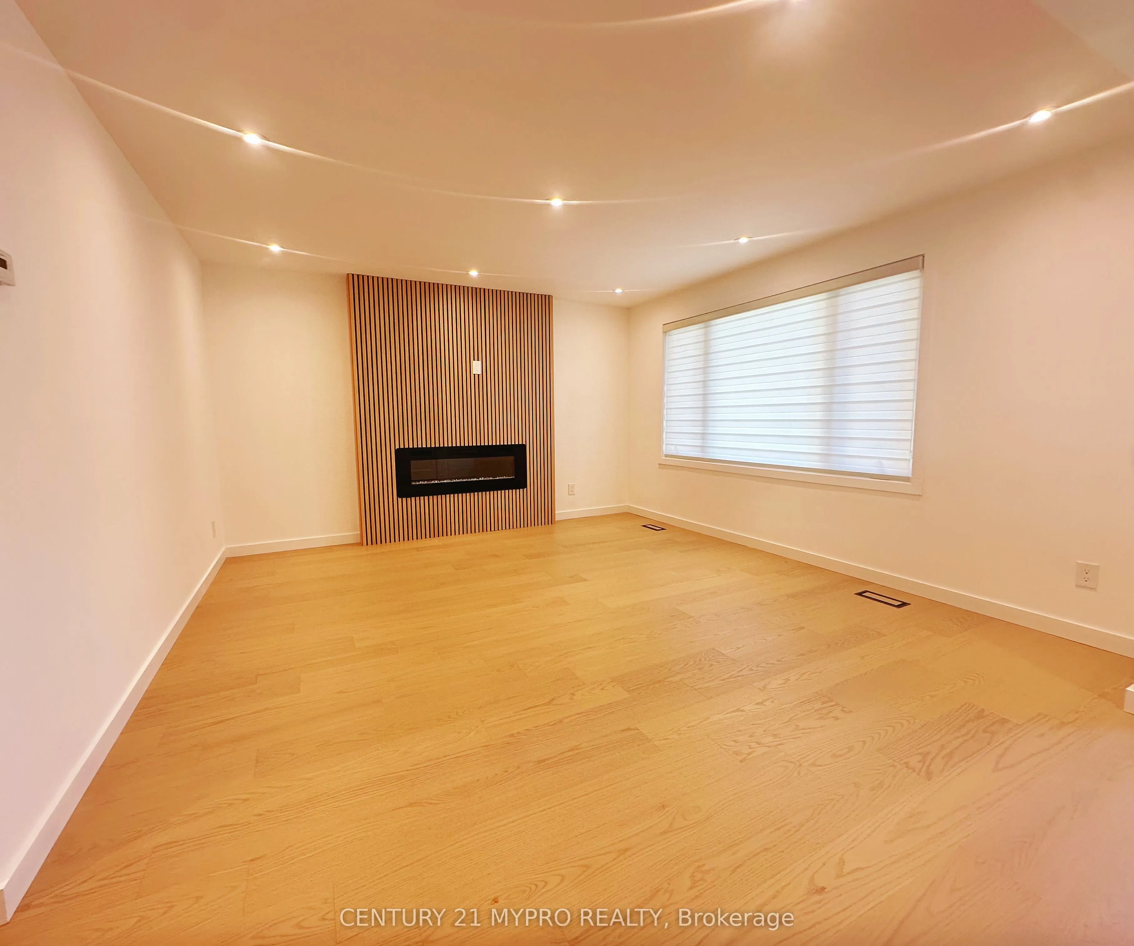 36 Rockport Crescent, #Main