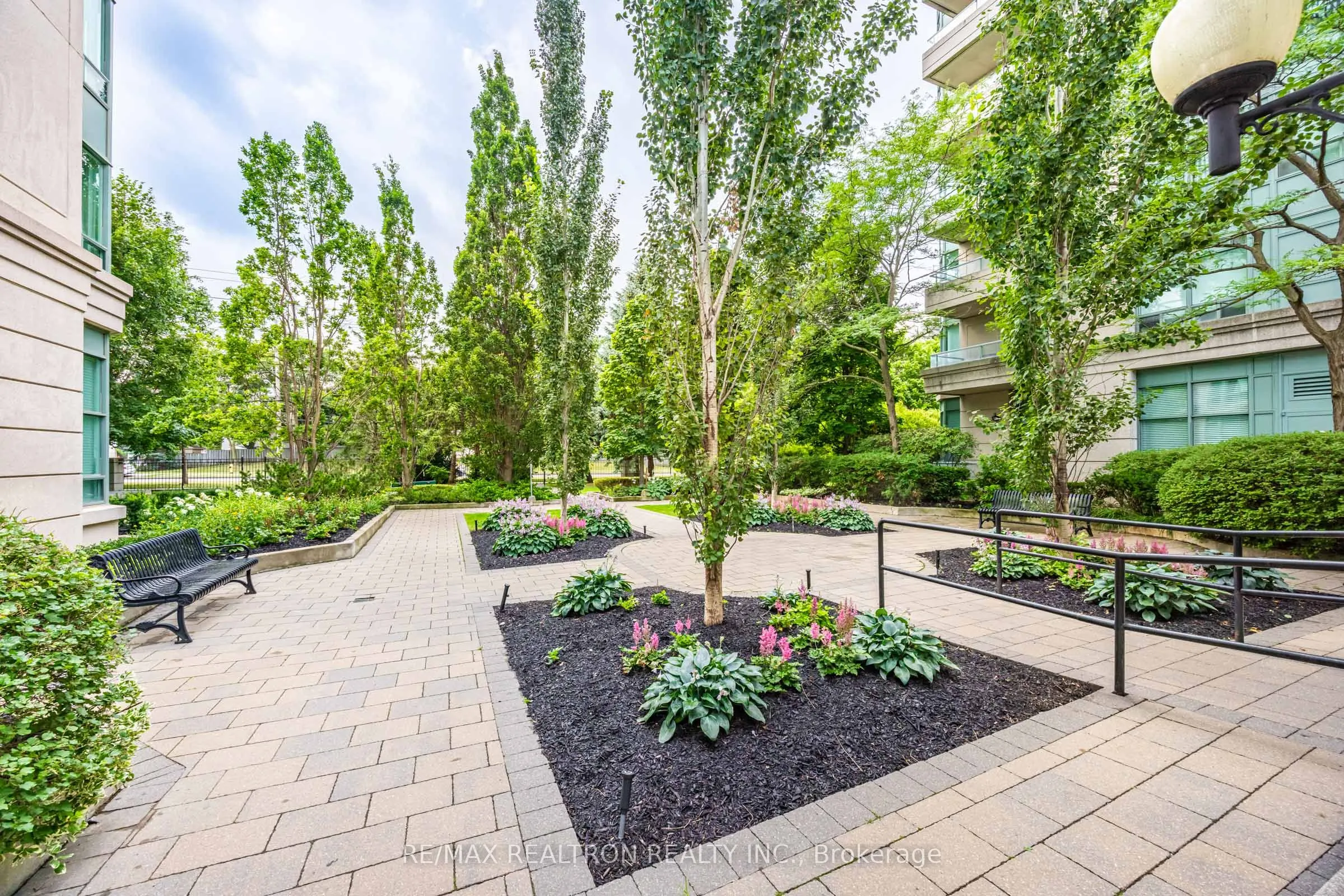 5 Emerald Lane, #204