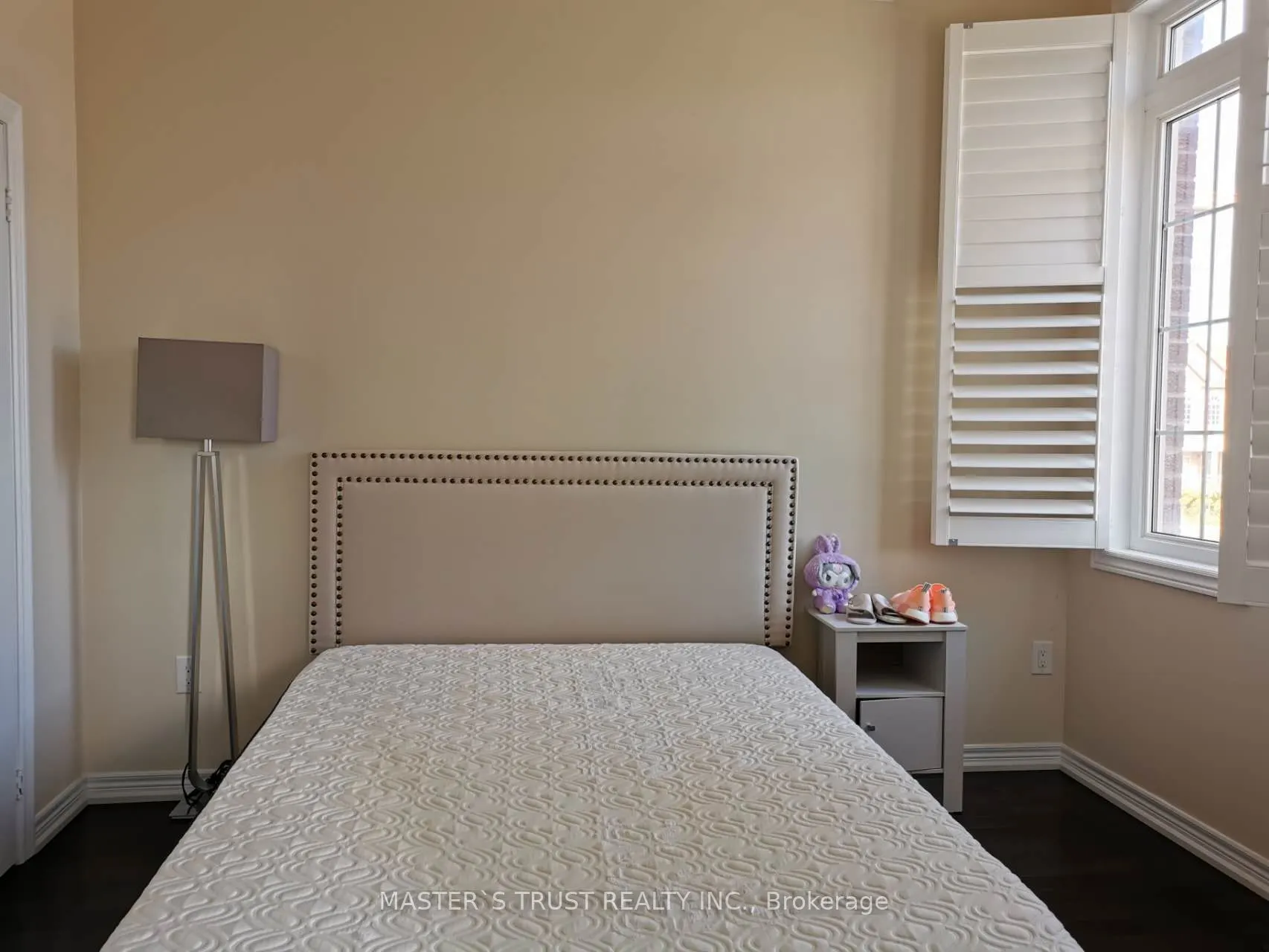 16 William Bartlett Drive