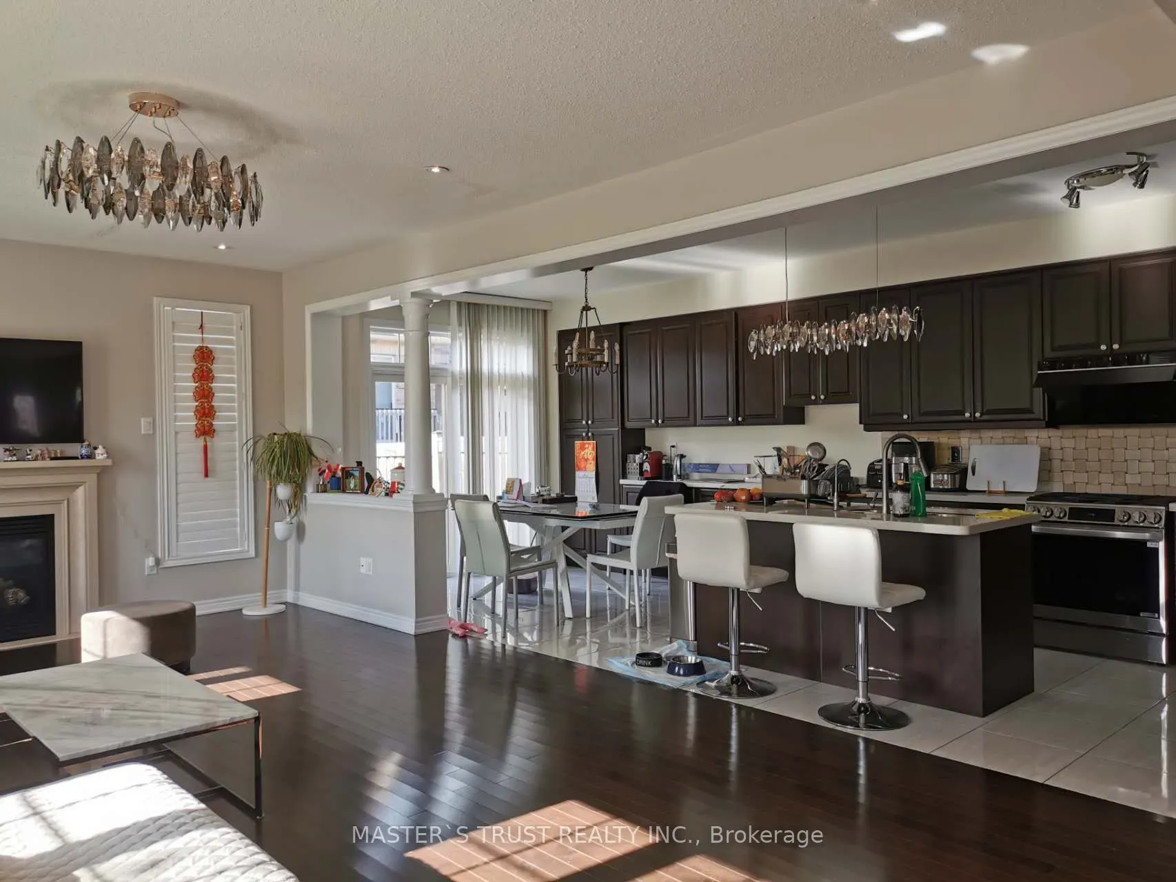 16 William Bartlett Drive